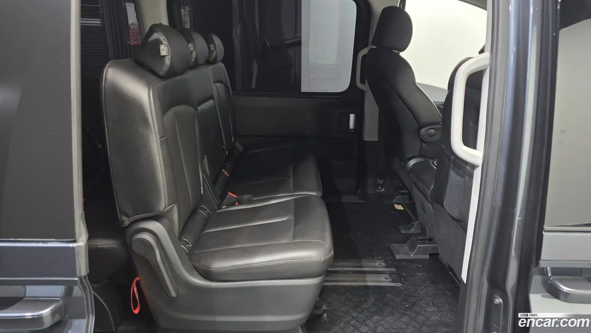 Staria Hyundai 2022.7-OPTION-040
