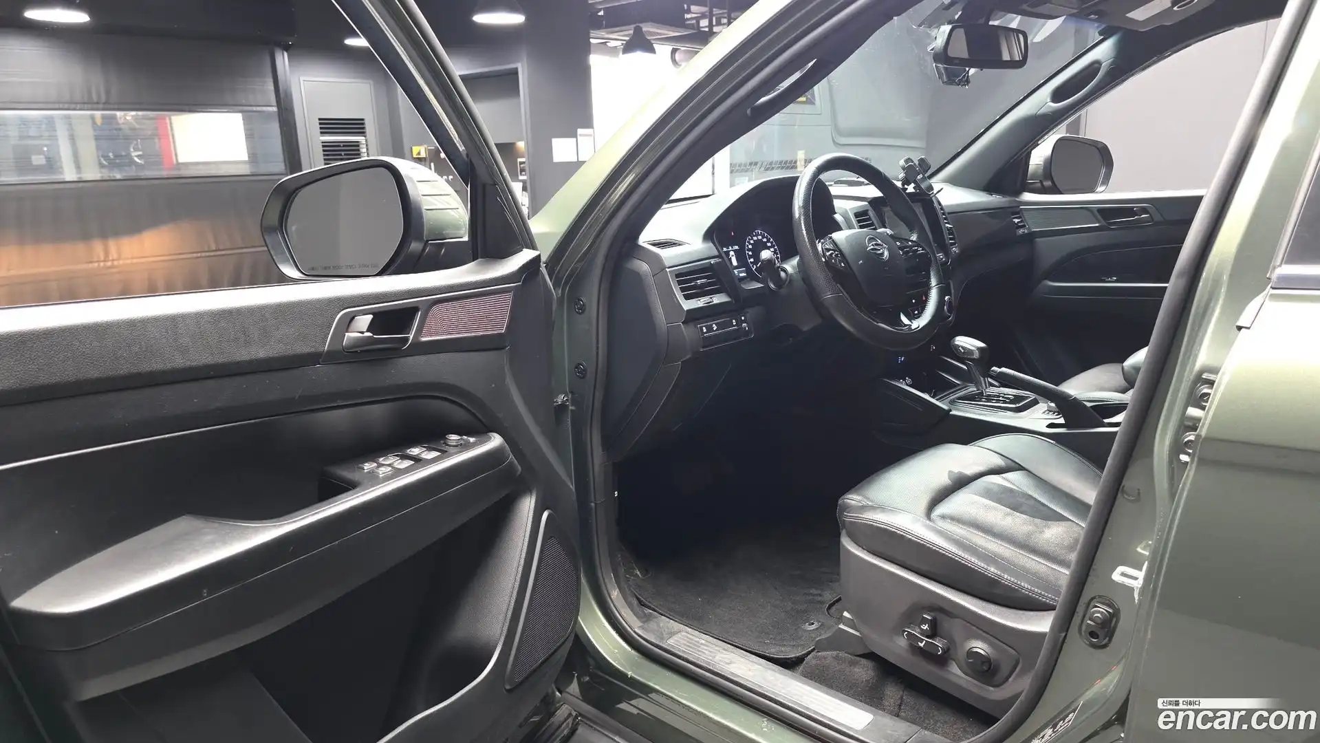 Rexton KG Mobility 2022.7-INNER-010