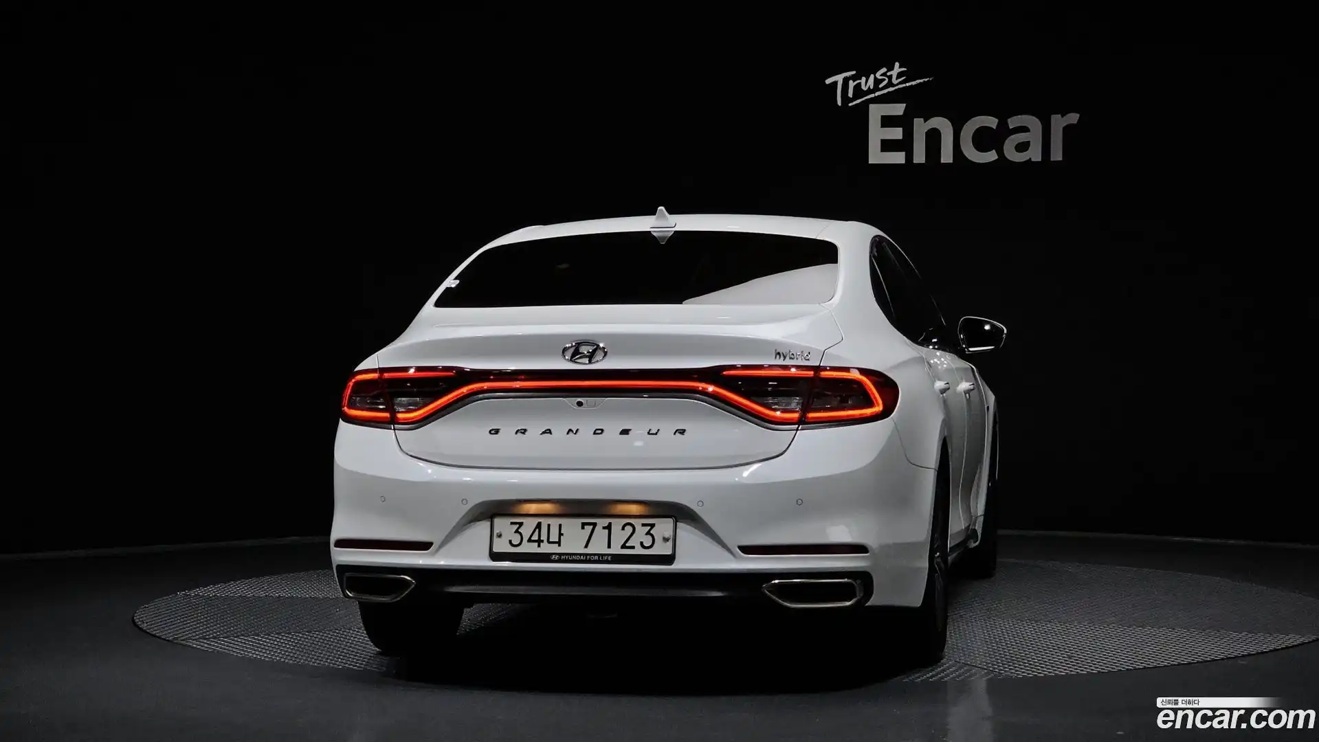 Grandeur Hyundai 2017.9-OUTER-004