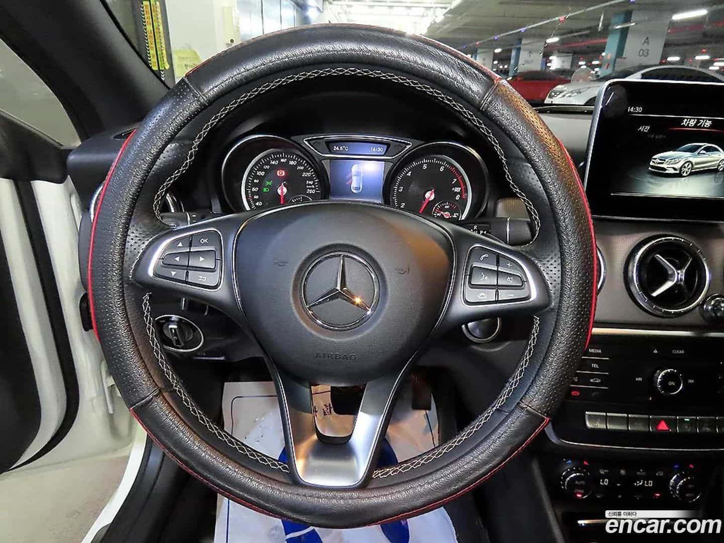 CLA-Class Mercedes-Benz 2017.9-INNER-008