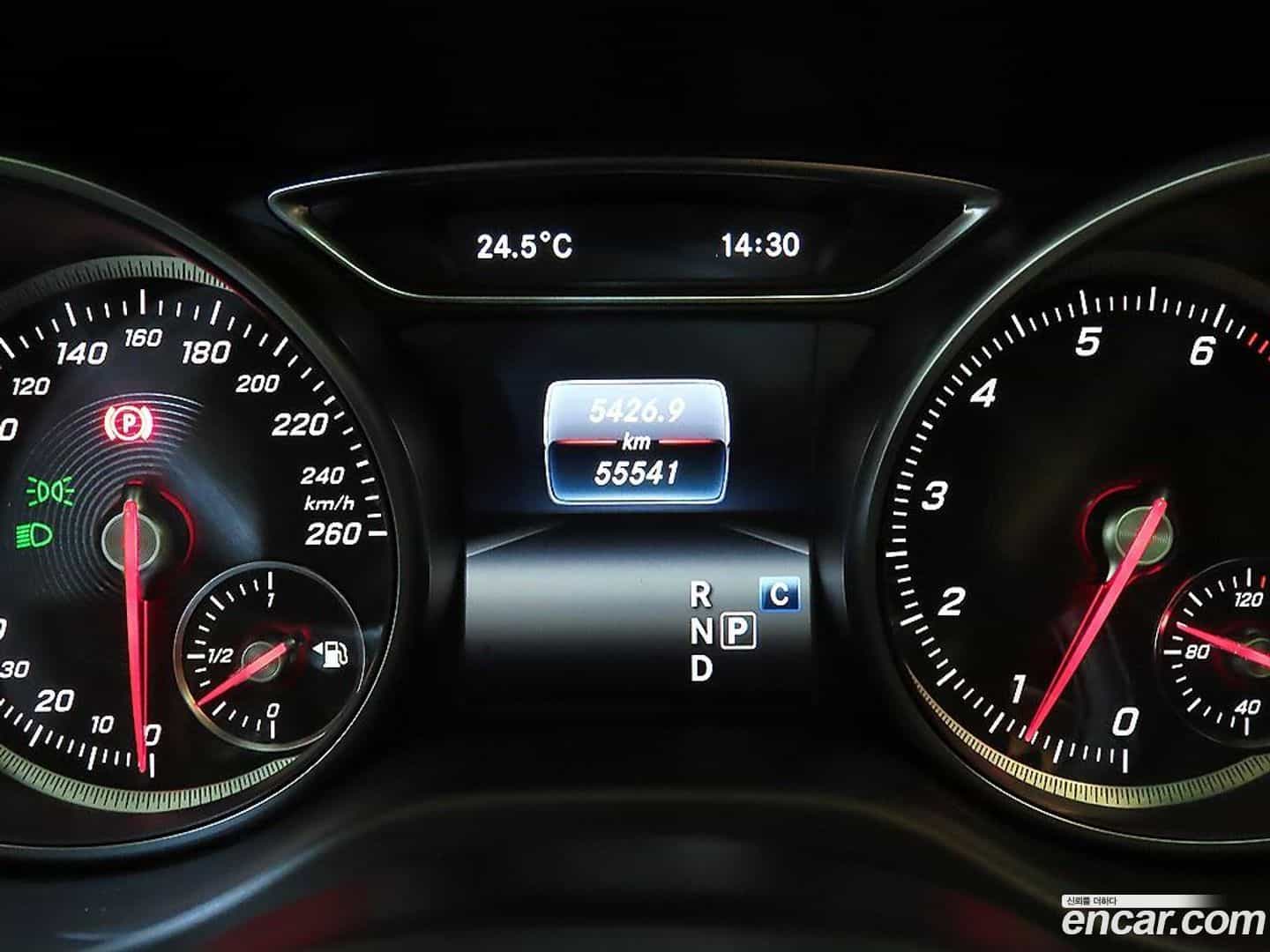 CLA-Class Mercedes-Benz 2017.9-INNER-009