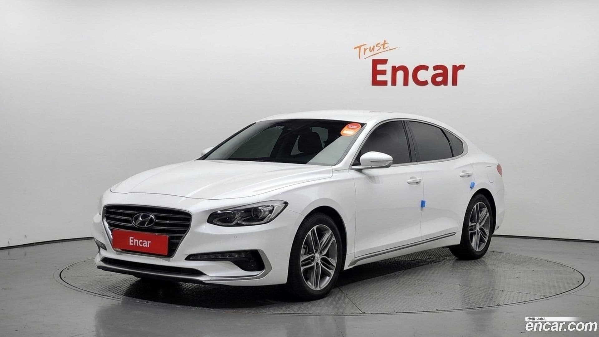 Main__Slider__Photo:Grandeur Hyundai 2018.8-0