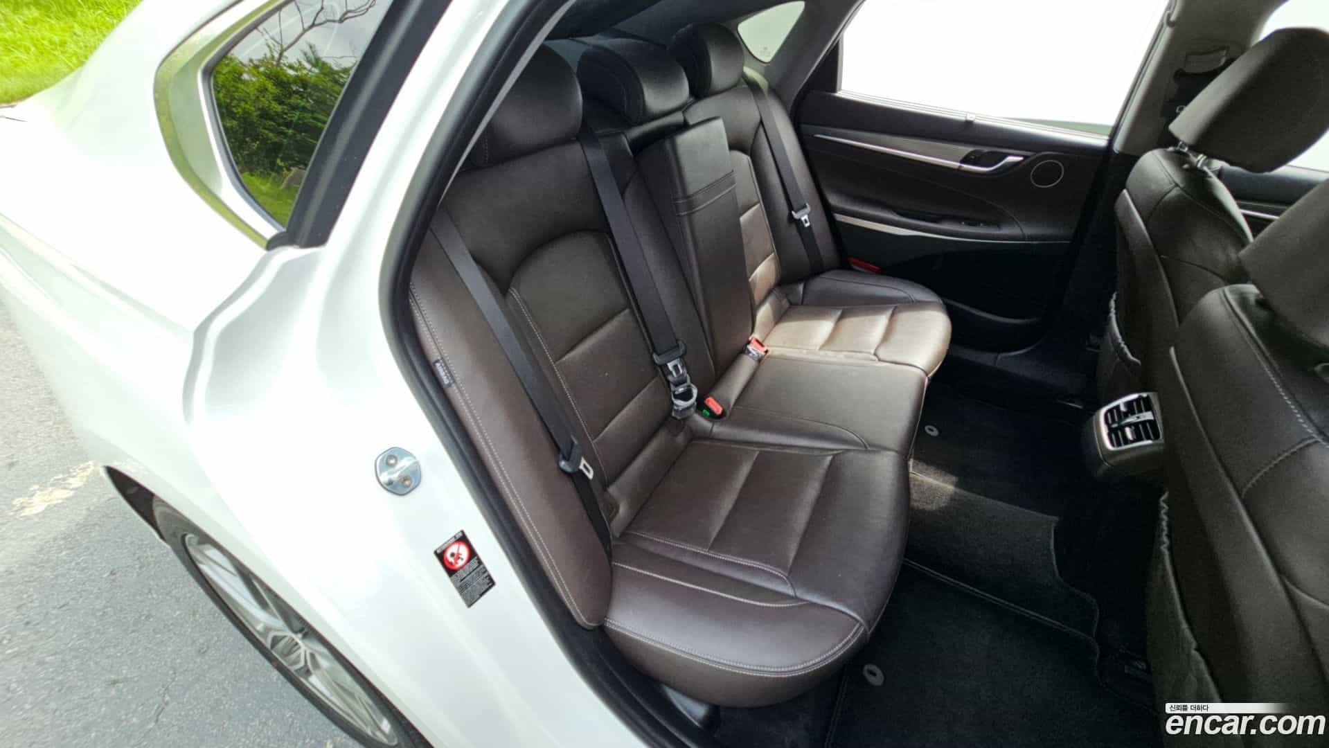 Grandeur Hyundai 2018.8-OPTION-016
