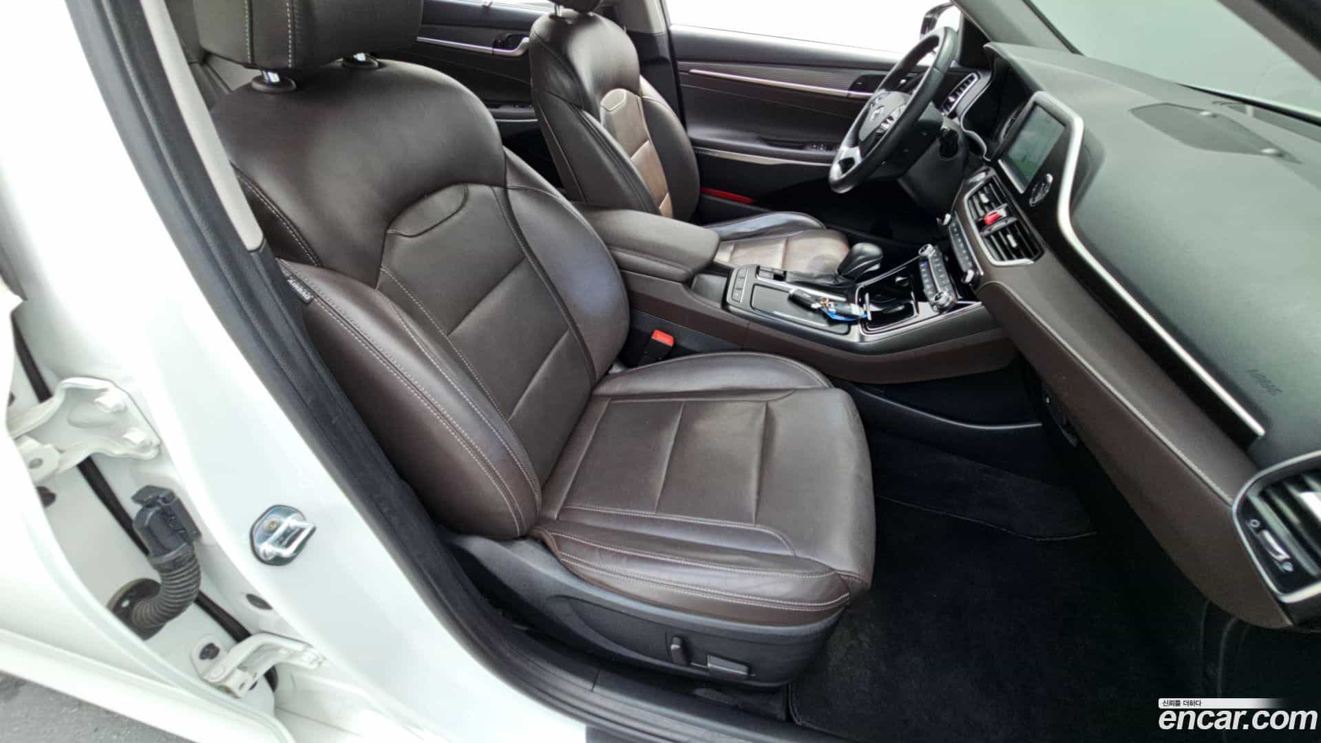 Grandeur Hyundai 2018.8-OPTION-022