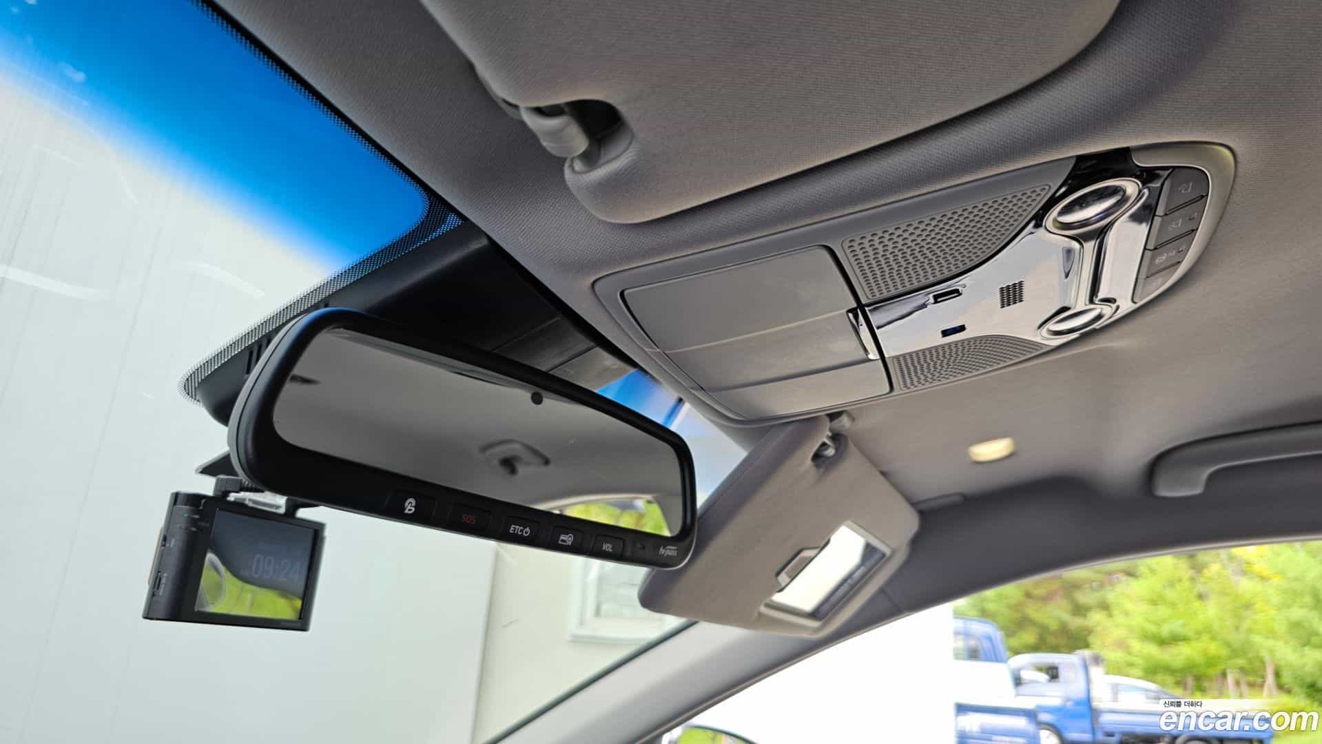 Grandeur Hyundai 2018.8-OPTION-023