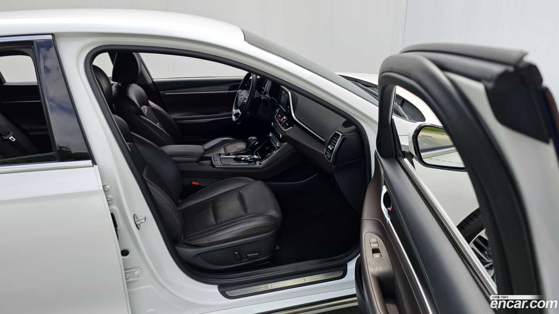 Grandeur Hyundai 2018.8-INNER-036