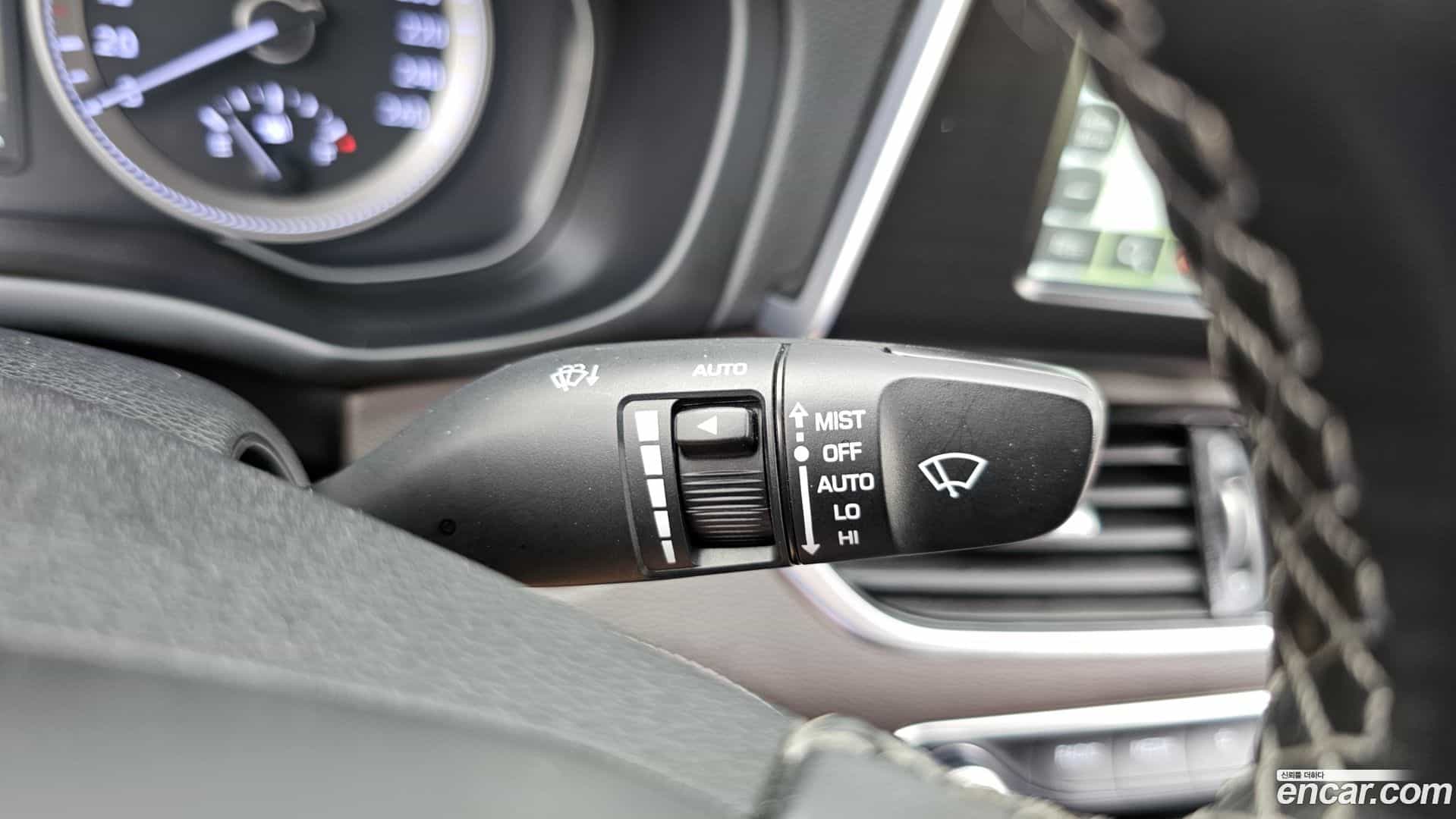 Grandeur Hyundai 2018.8-OPTION-040
