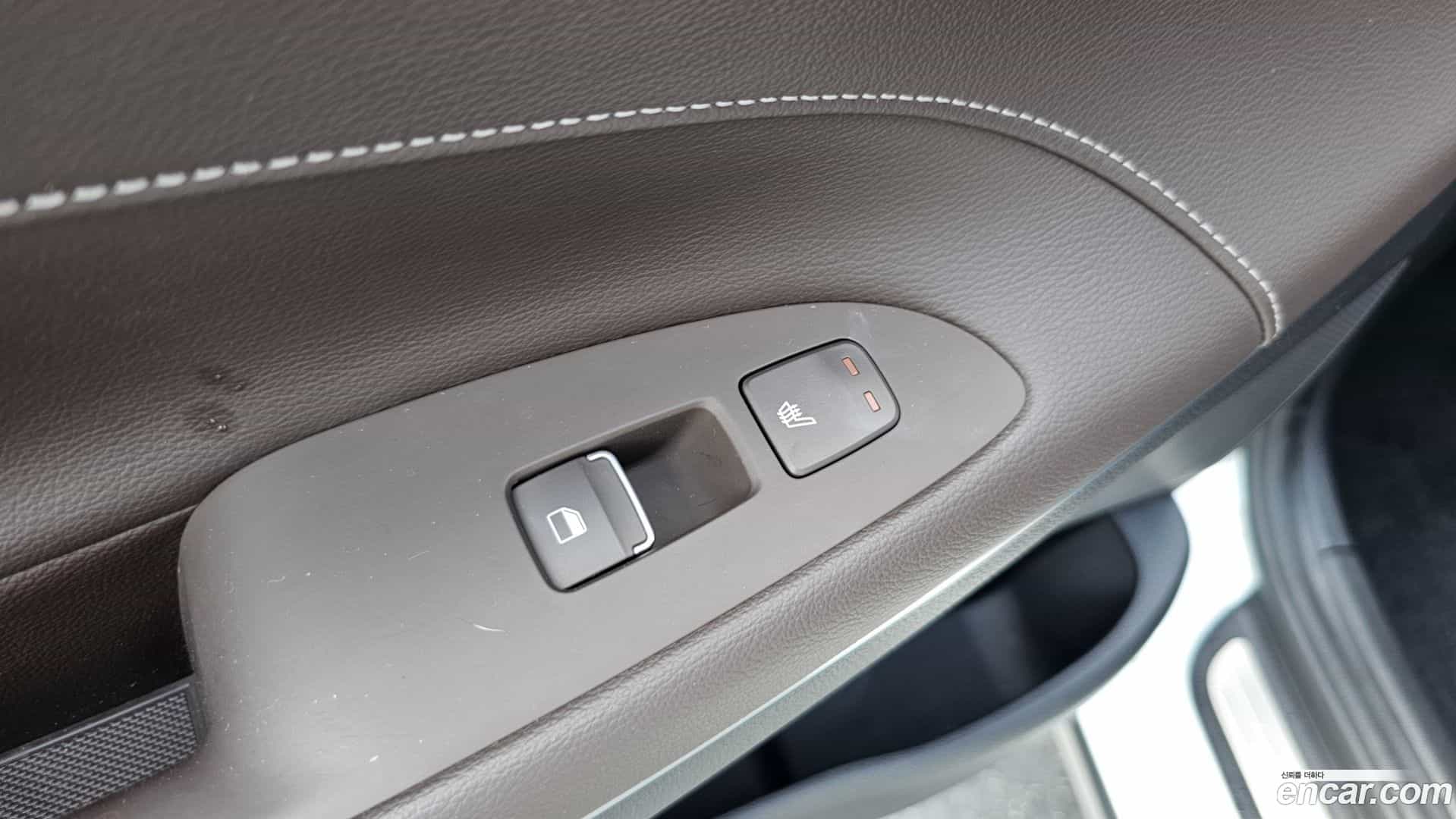 Grandeur Hyundai 2018.8-OPTION-042