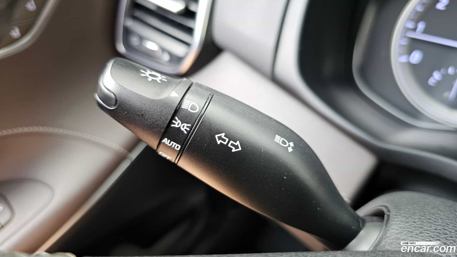 Grandeur Hyundai 2018.8-OPTION-043