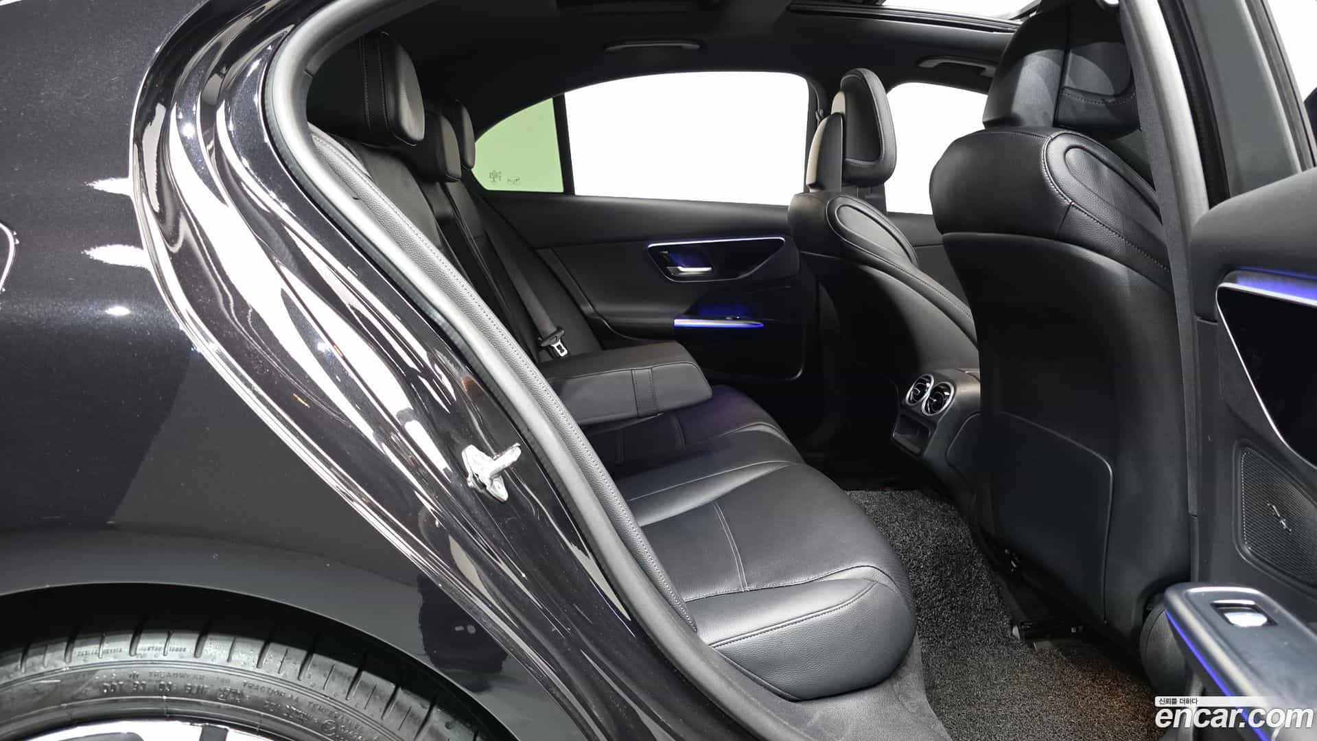 C-Class Mercedes-Benz 2023.1-OPTION-015
