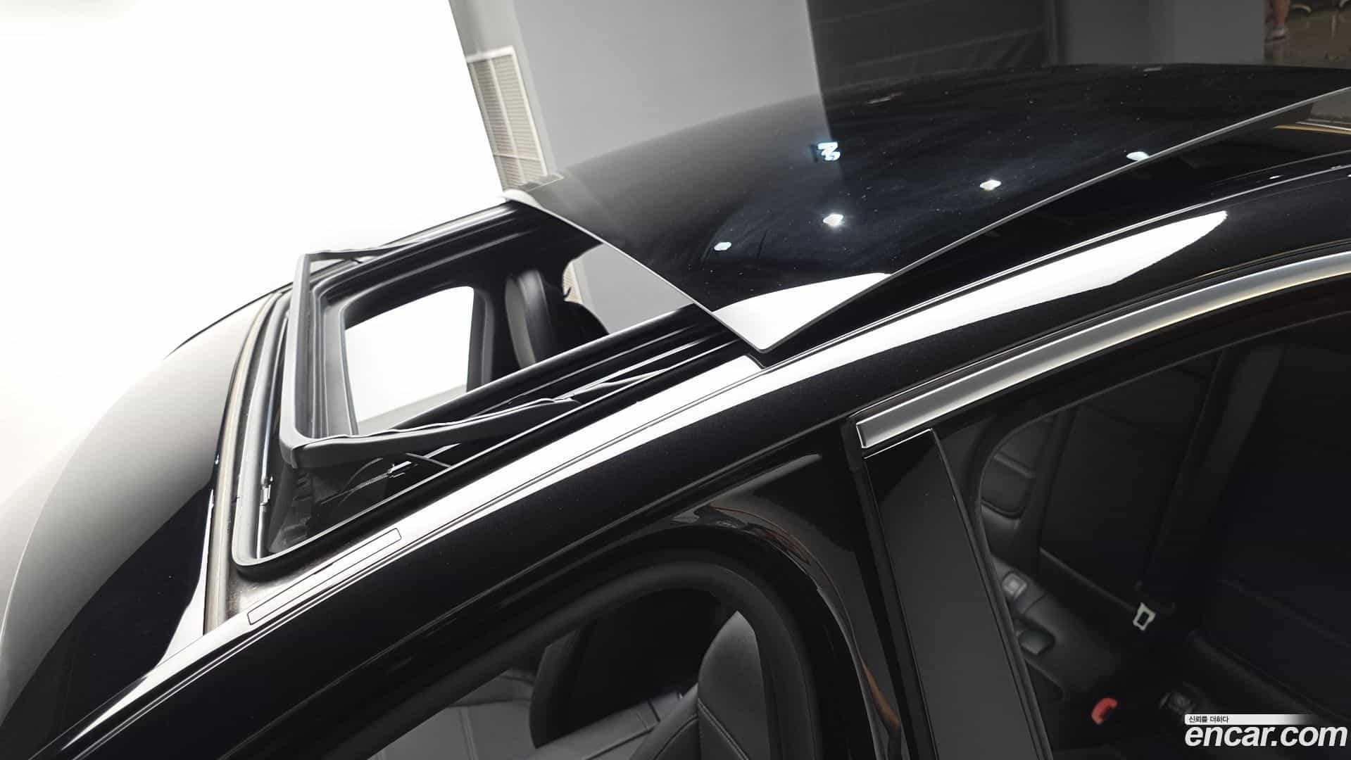 C-Class Mercedes-Benz 2023.1-OPTION-019
