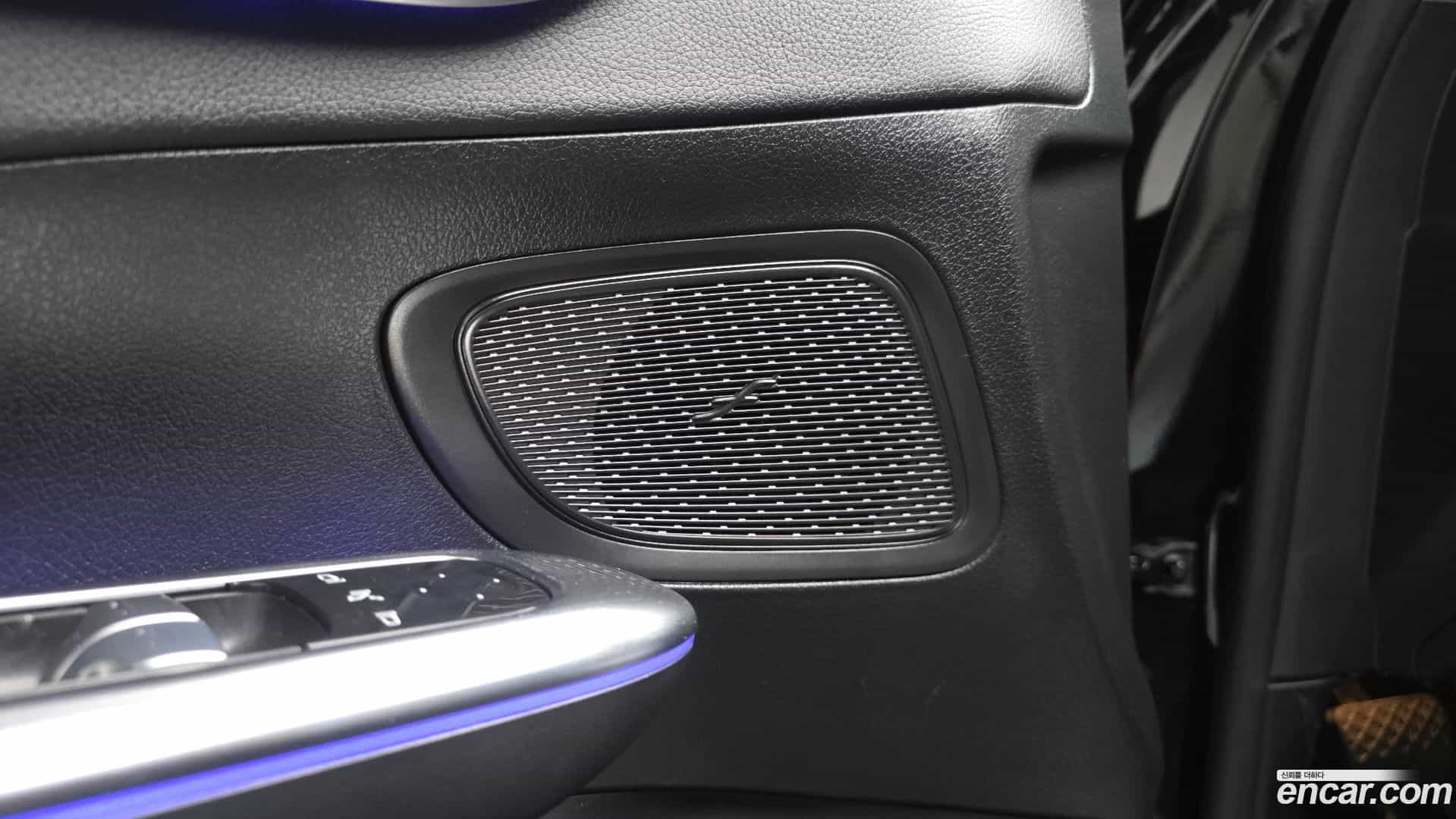 C-Class Mercedes-Benz 2023.1-OPTION-021