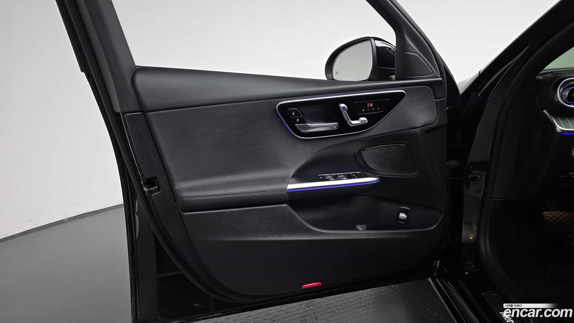 C-Class Mercedes-Benz 2023.1-INNER-034