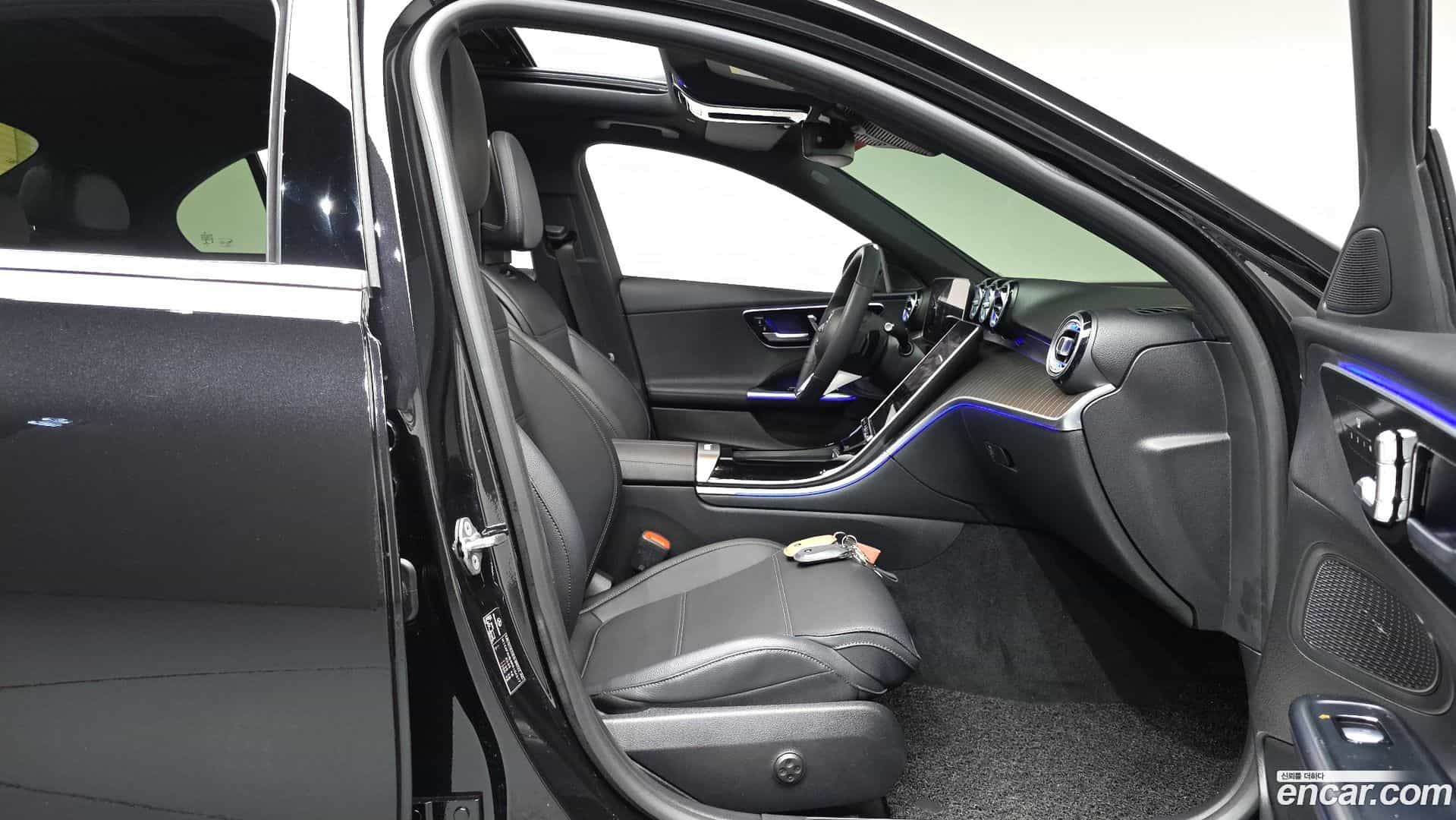 C-Class Mercedes-Benz 2023.1-INNER-036