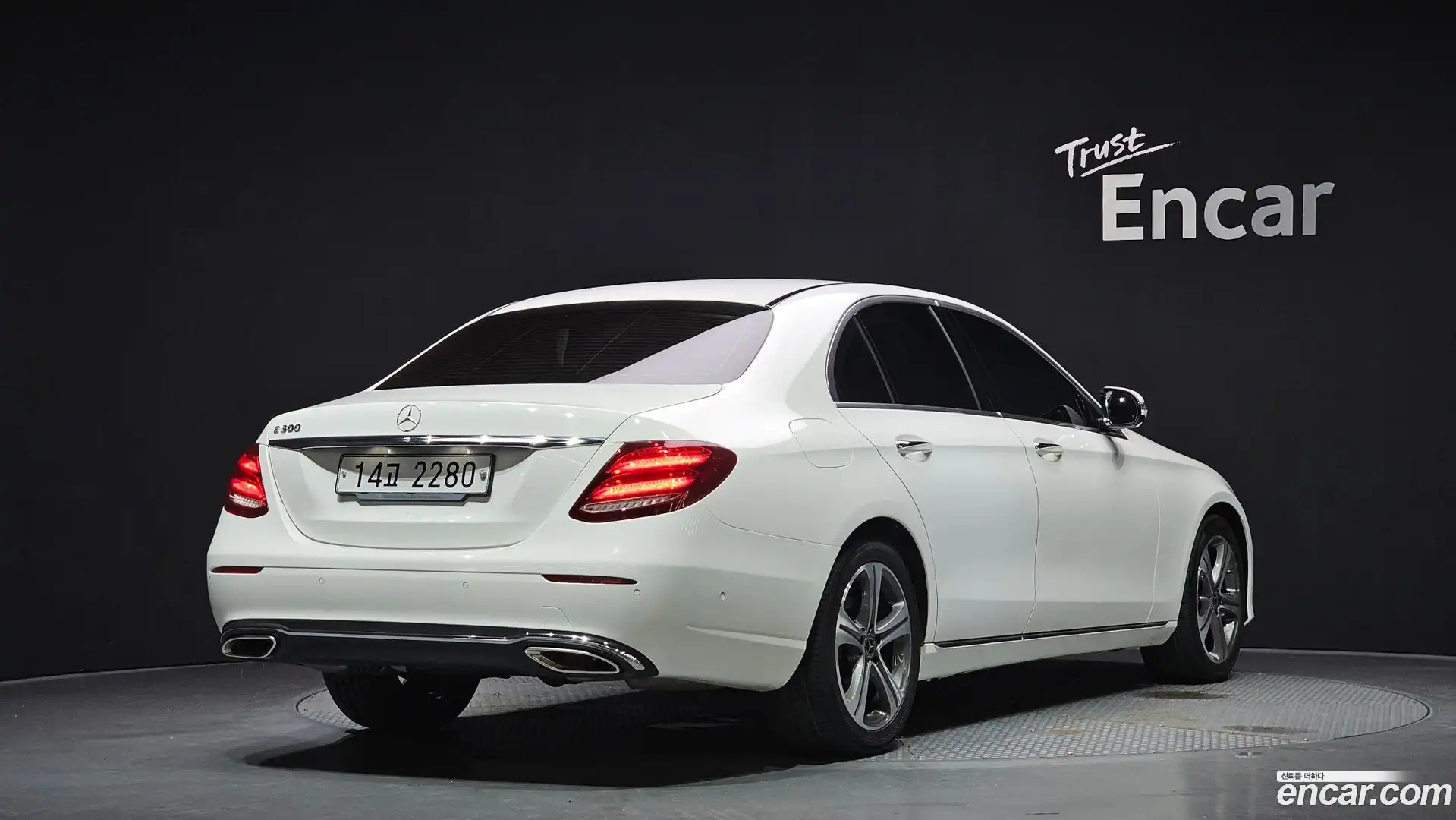 E-Class Mercedes-Benz 2019.5-OUTER-002