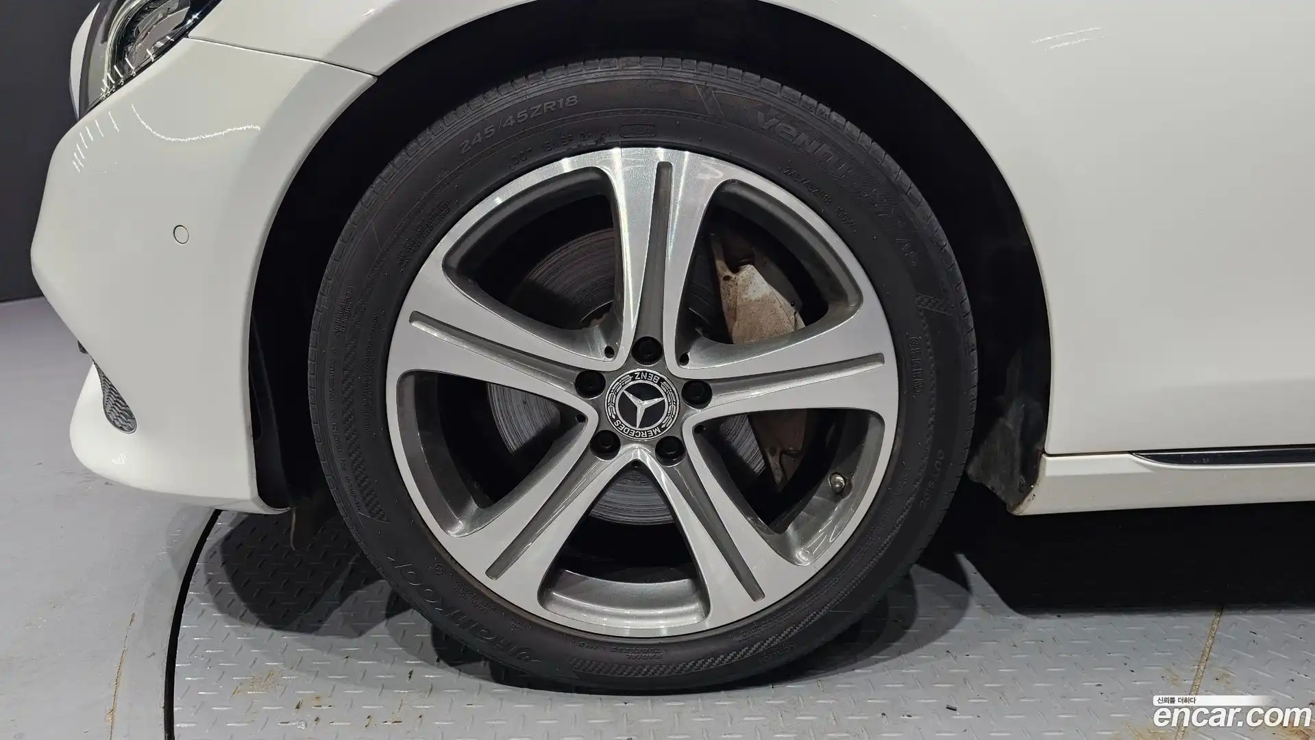 E-Class Mercedes-Benz 2019.5-OUTER-005