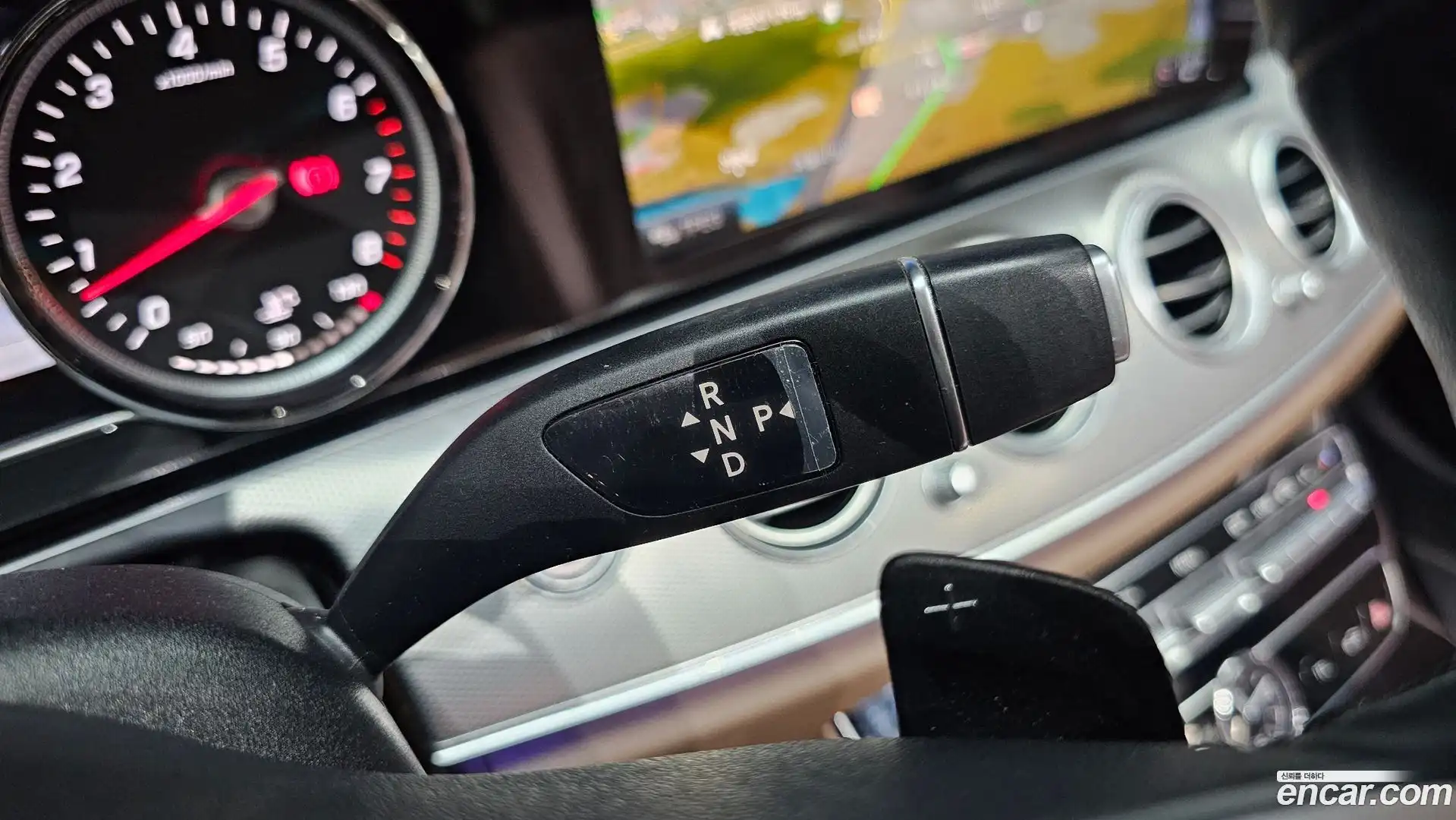 E-Class Mercedes-Benz 2019.5-INNER-009