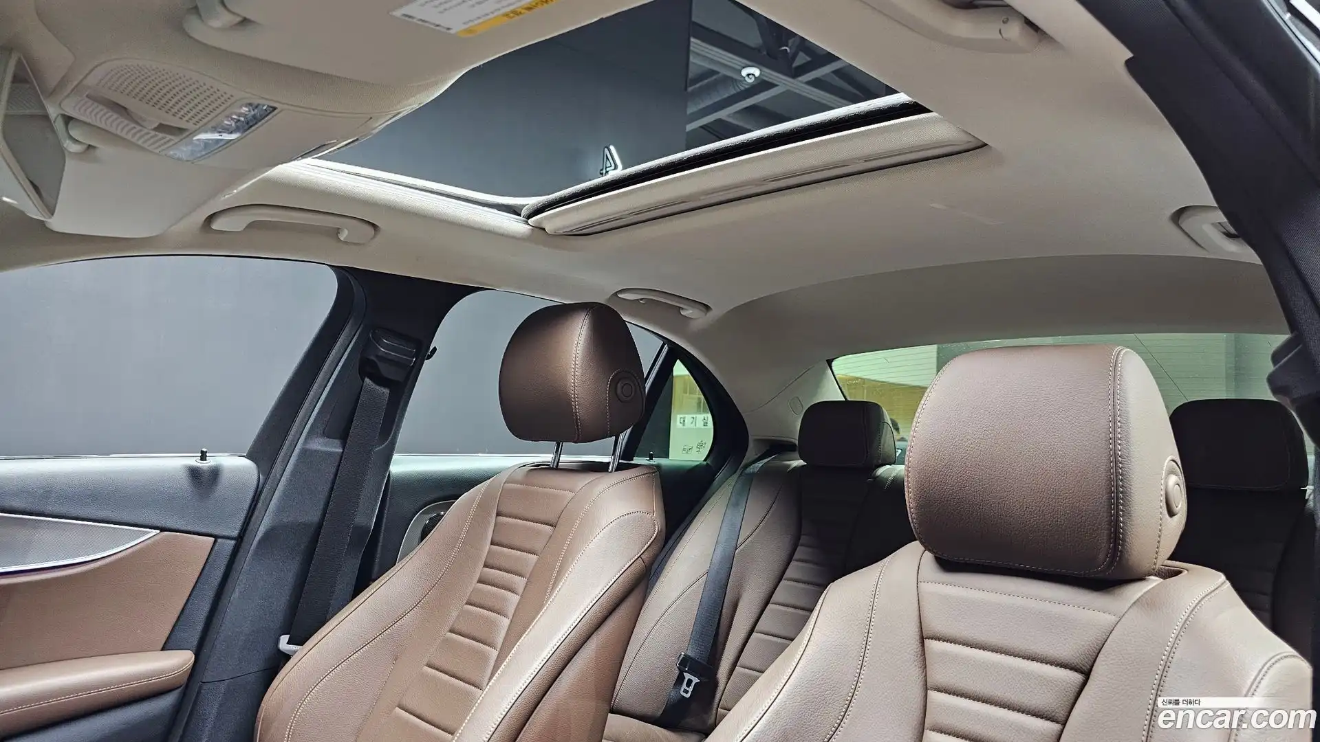 E-Class Mercedes-Benz 2019.5-OPTION-022
