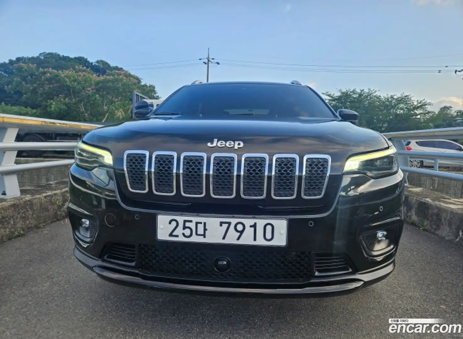 Cherokee Jeep 2018.11-OUTER-002