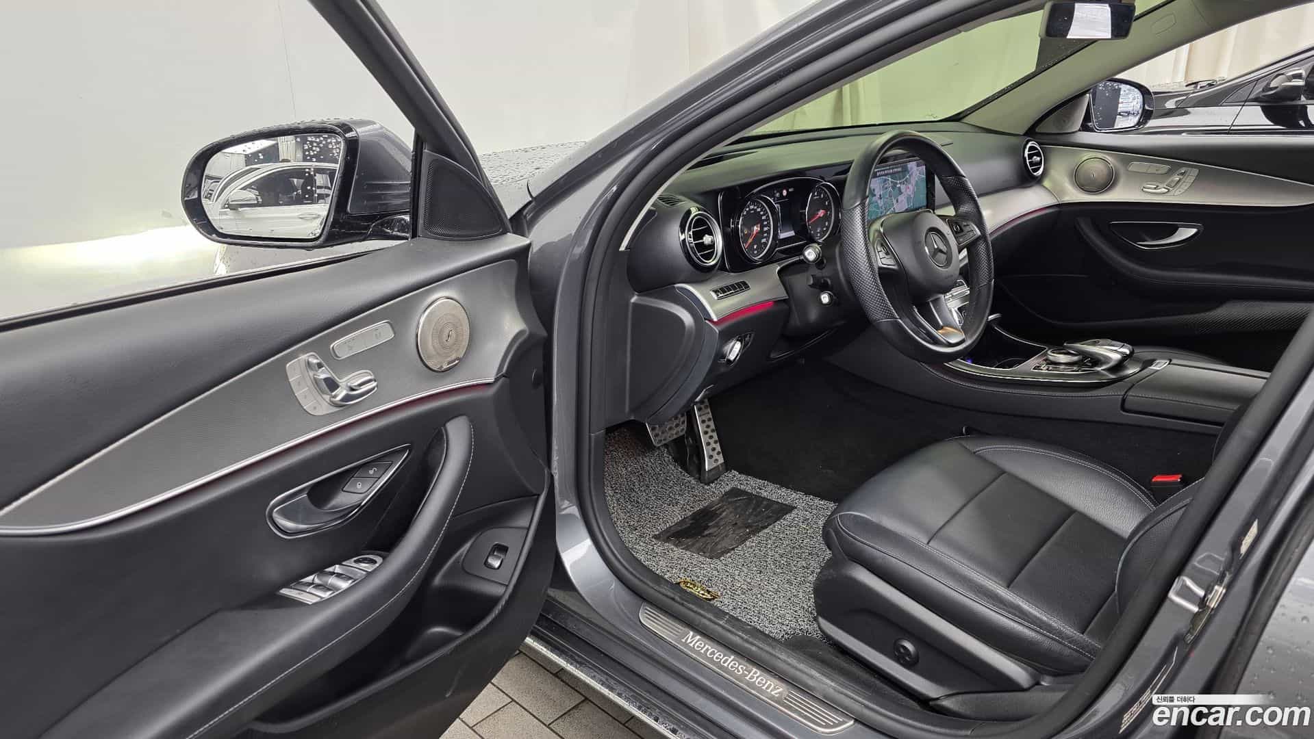 E-Class Mercedes-Benz 2017.1-INNER-010