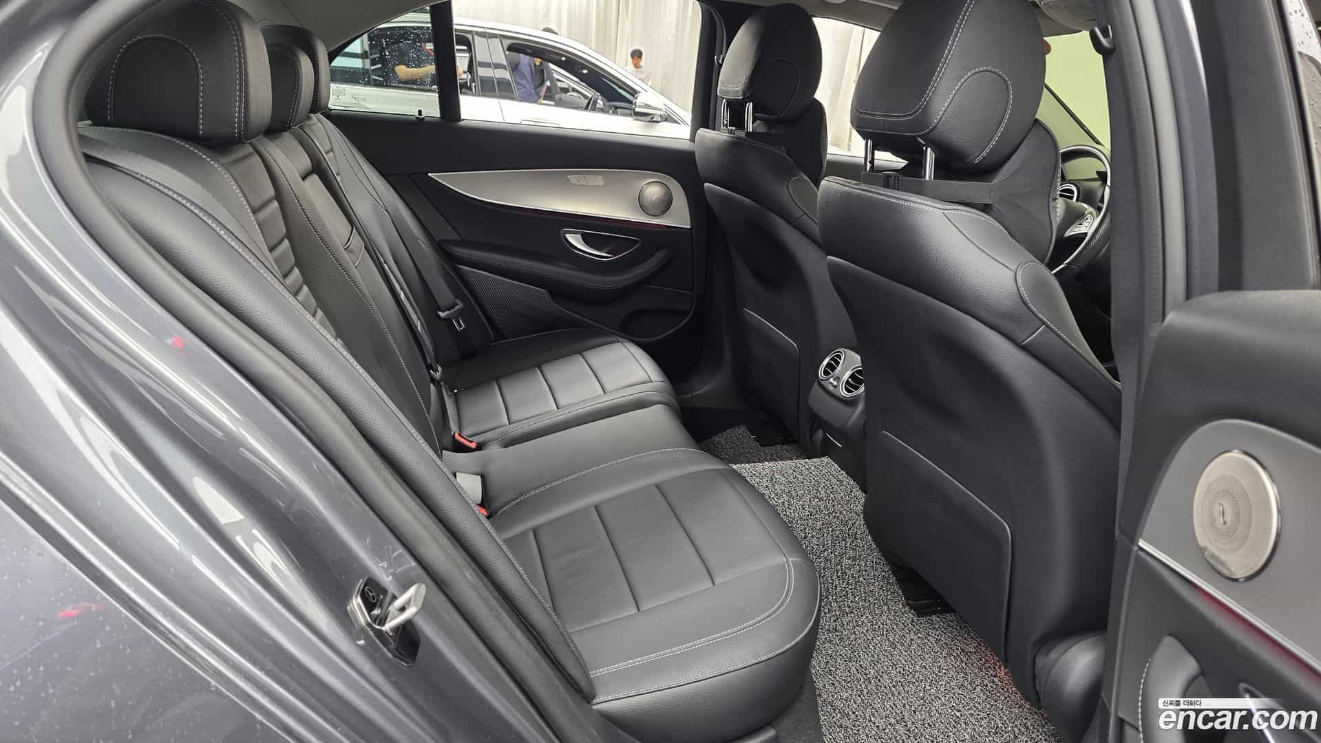 E-Class Mercedes-Benz 2017.1-OPTION-015