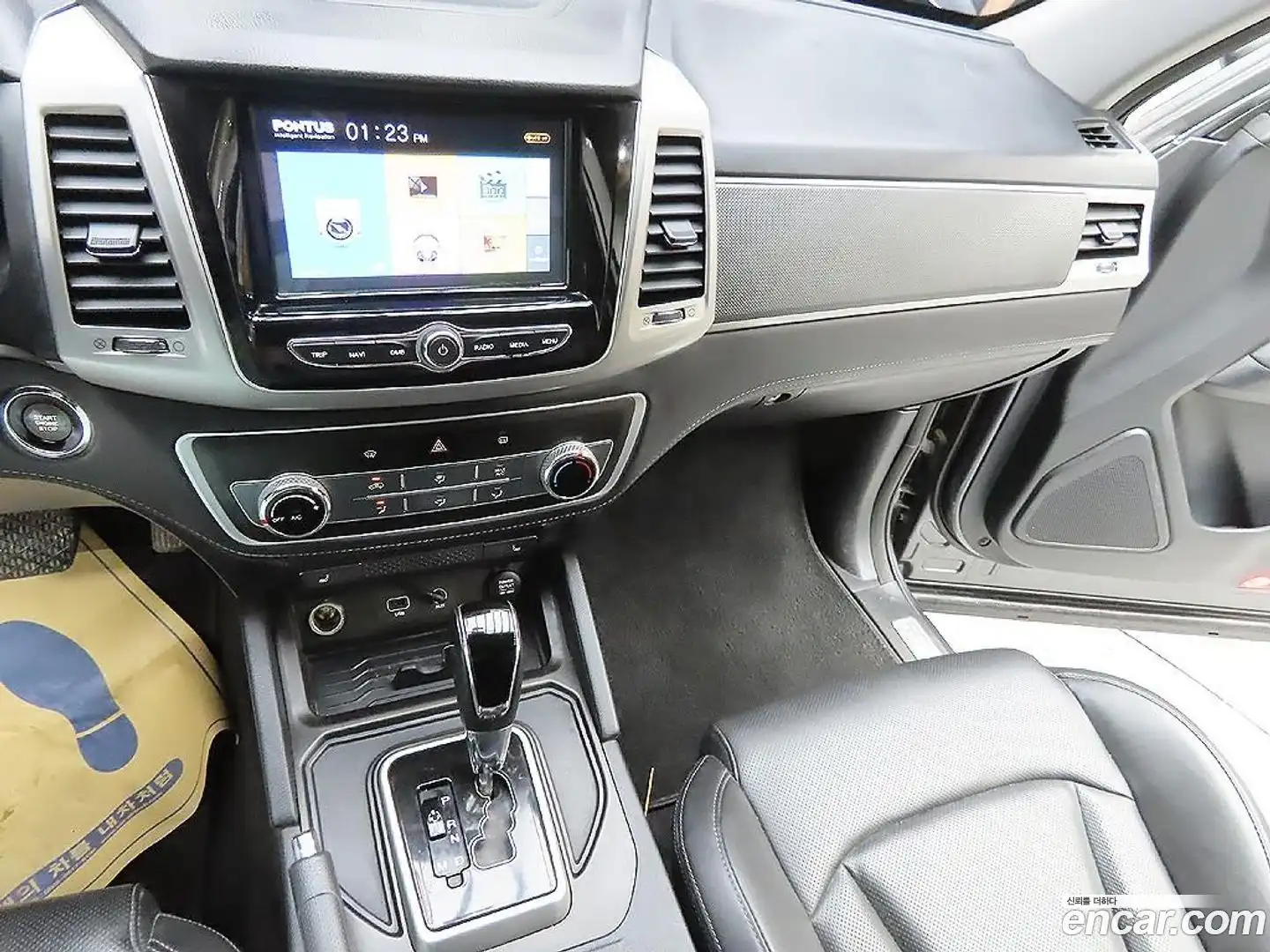 Rexton KG Mobility 2018.8-INNER-007
