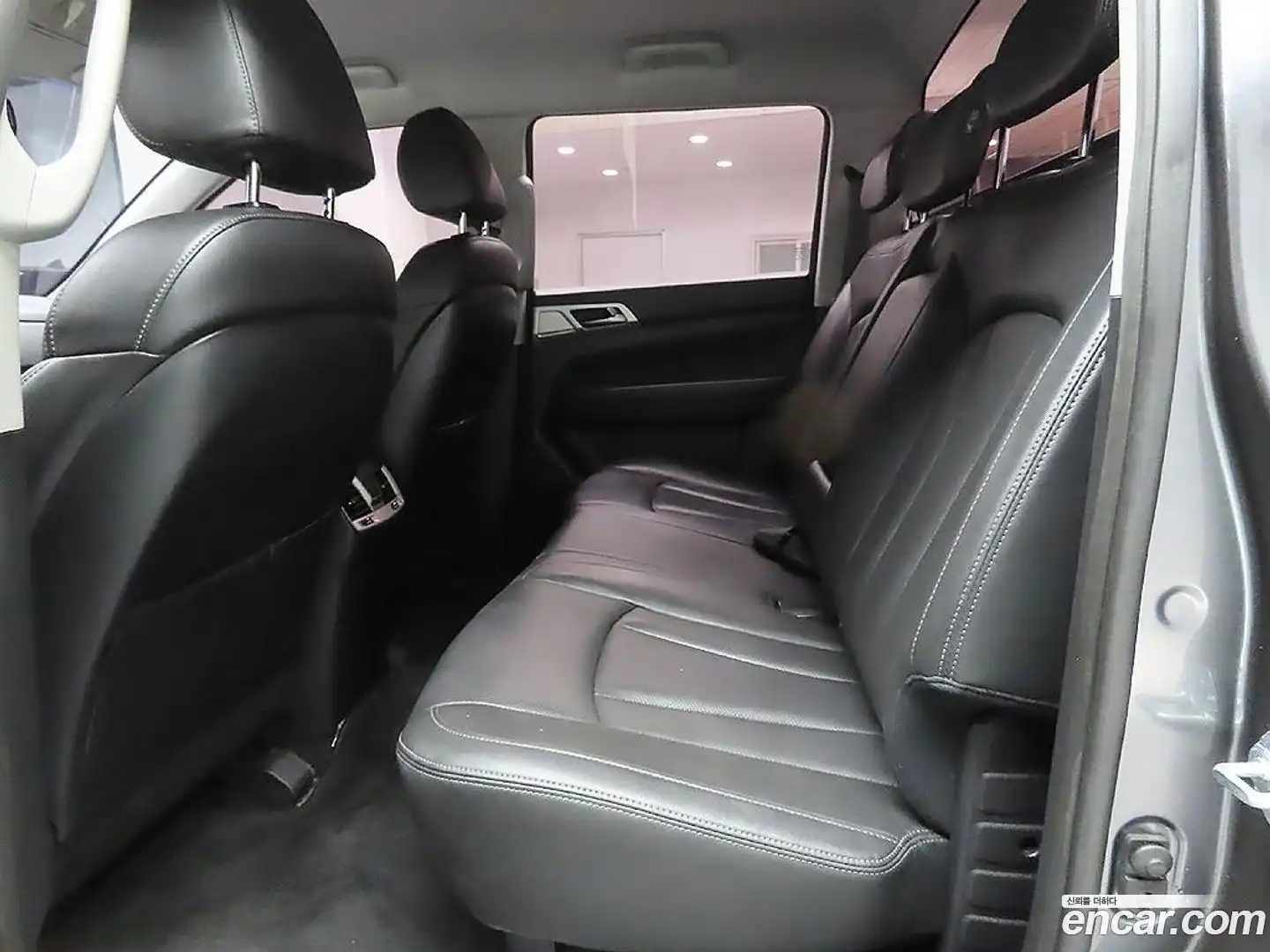 Rexton KG Mobility 2018.8-INNER-010