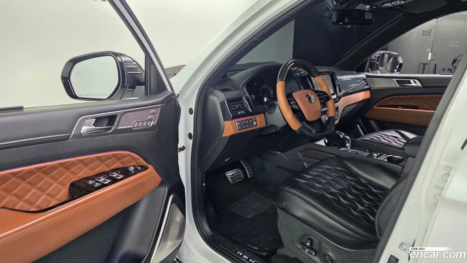 Rexton KG Mobility 2018.10-INNER-010