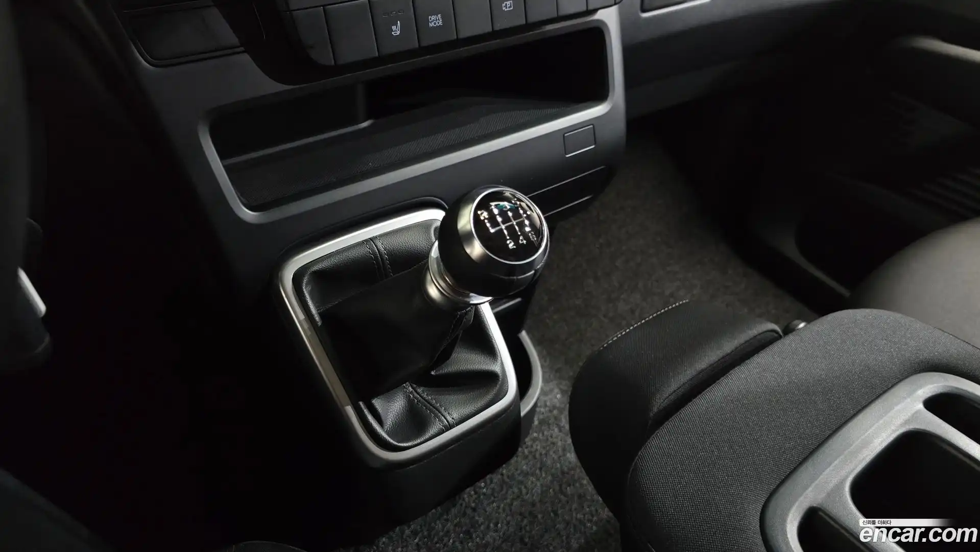 Staria Hyundai 2024.10-INNER-009