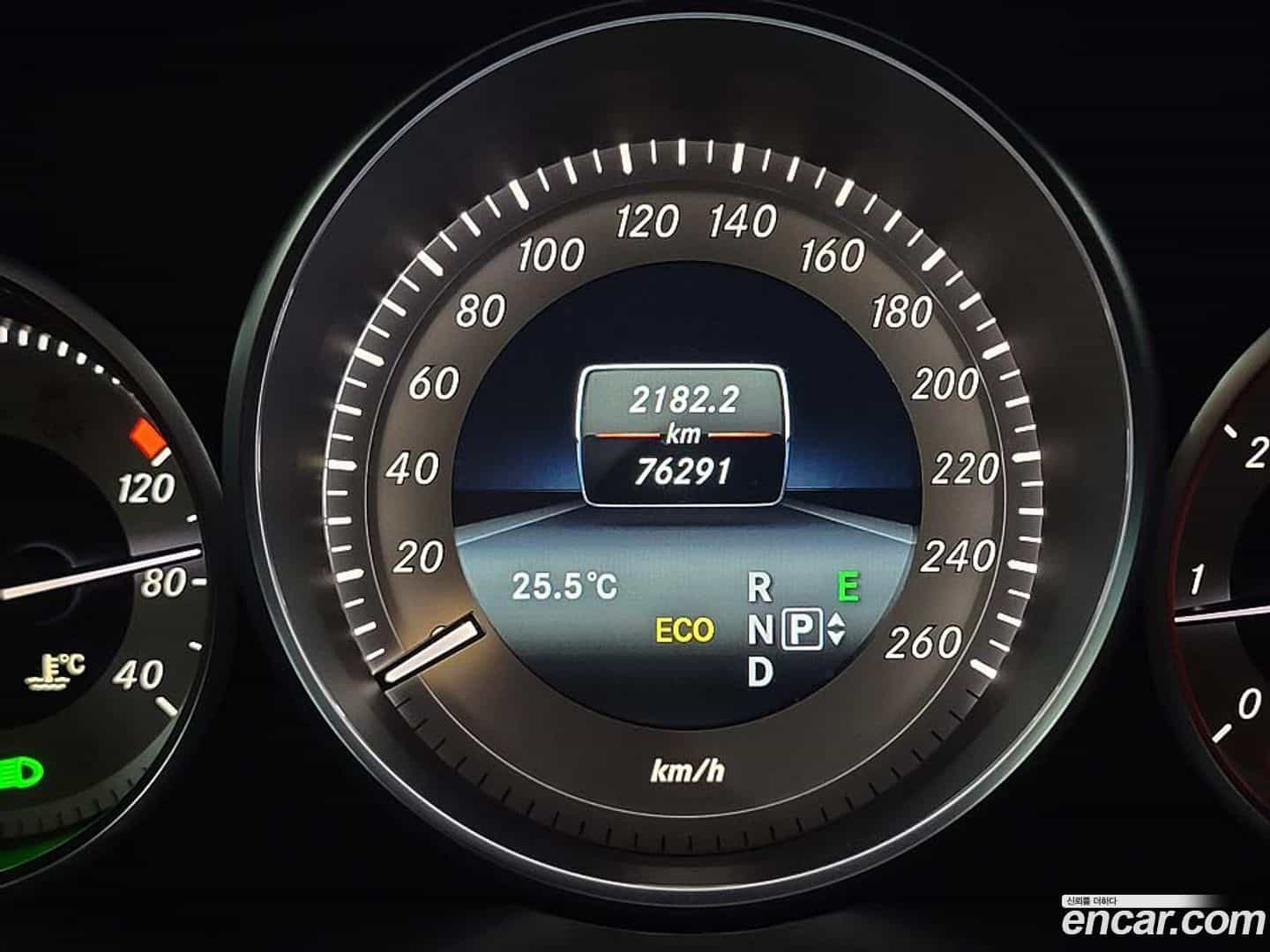 E-Class Mercedes-Benz 2015.11-OPTION-019