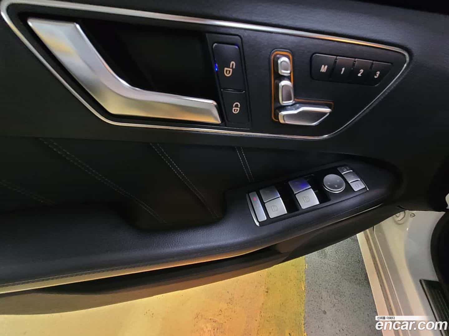 E-Class Mercedes-Benz 2015.11-OPTION-020