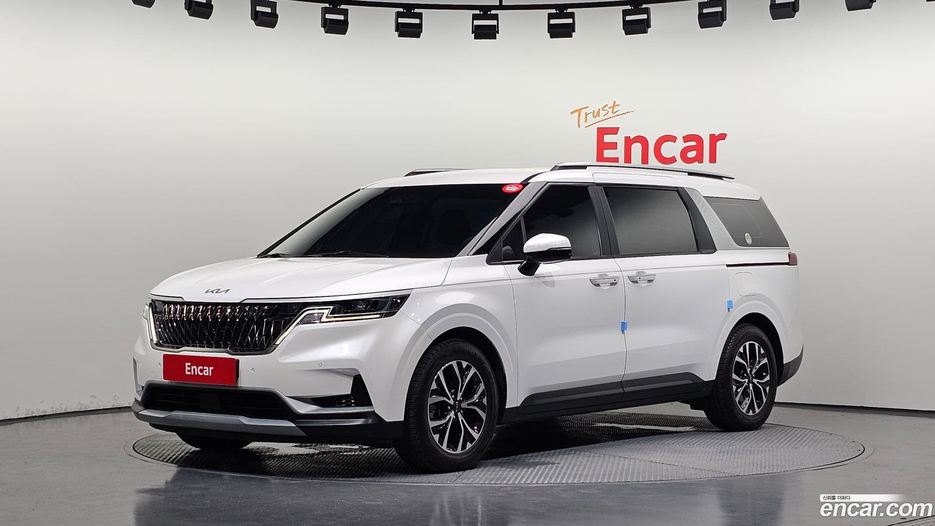 Main__Slider__Photo:Canival Kia 2021.10-0