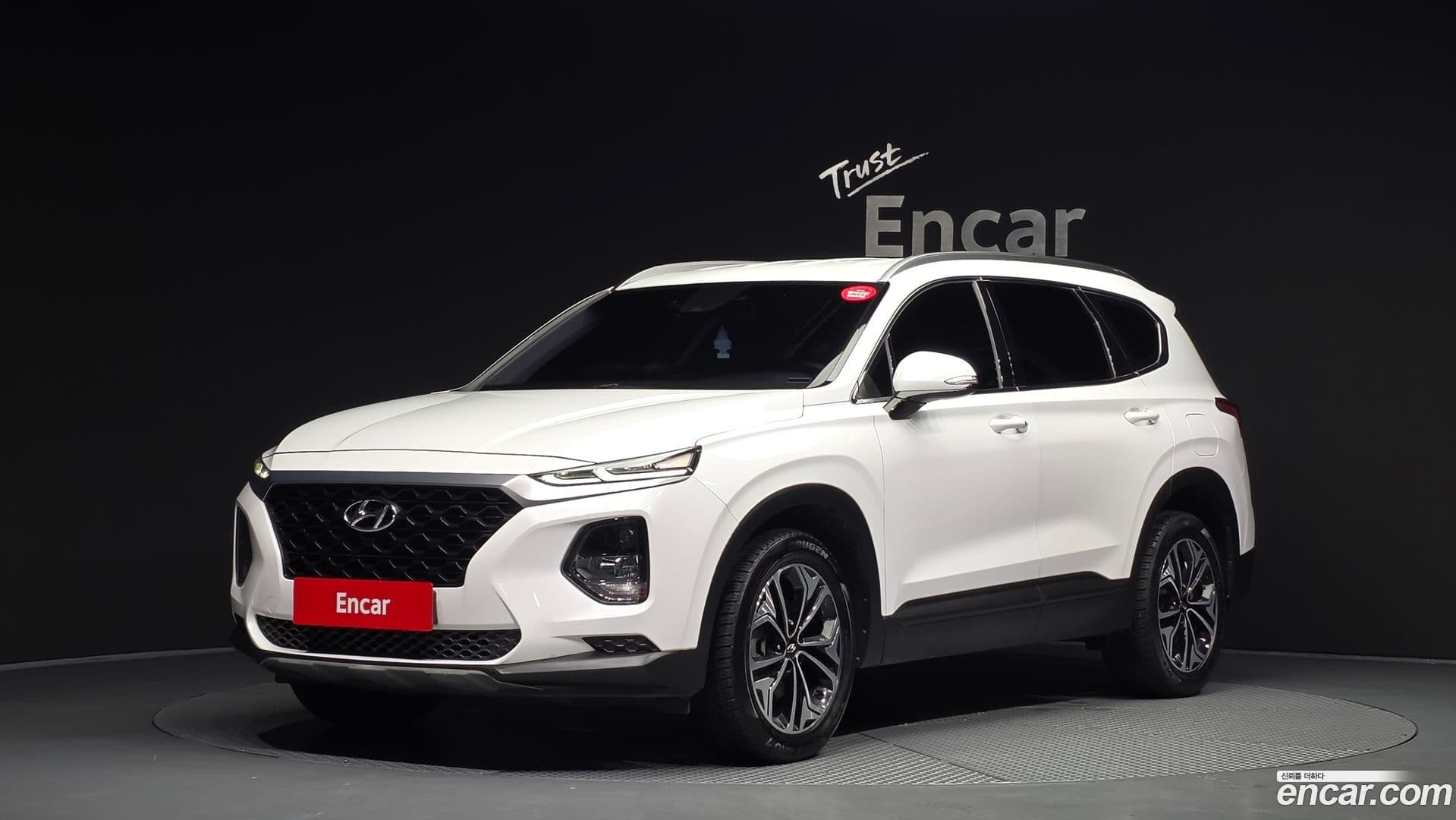 Main__Slider__Photo:Santafe Hyundai 2018.2-0