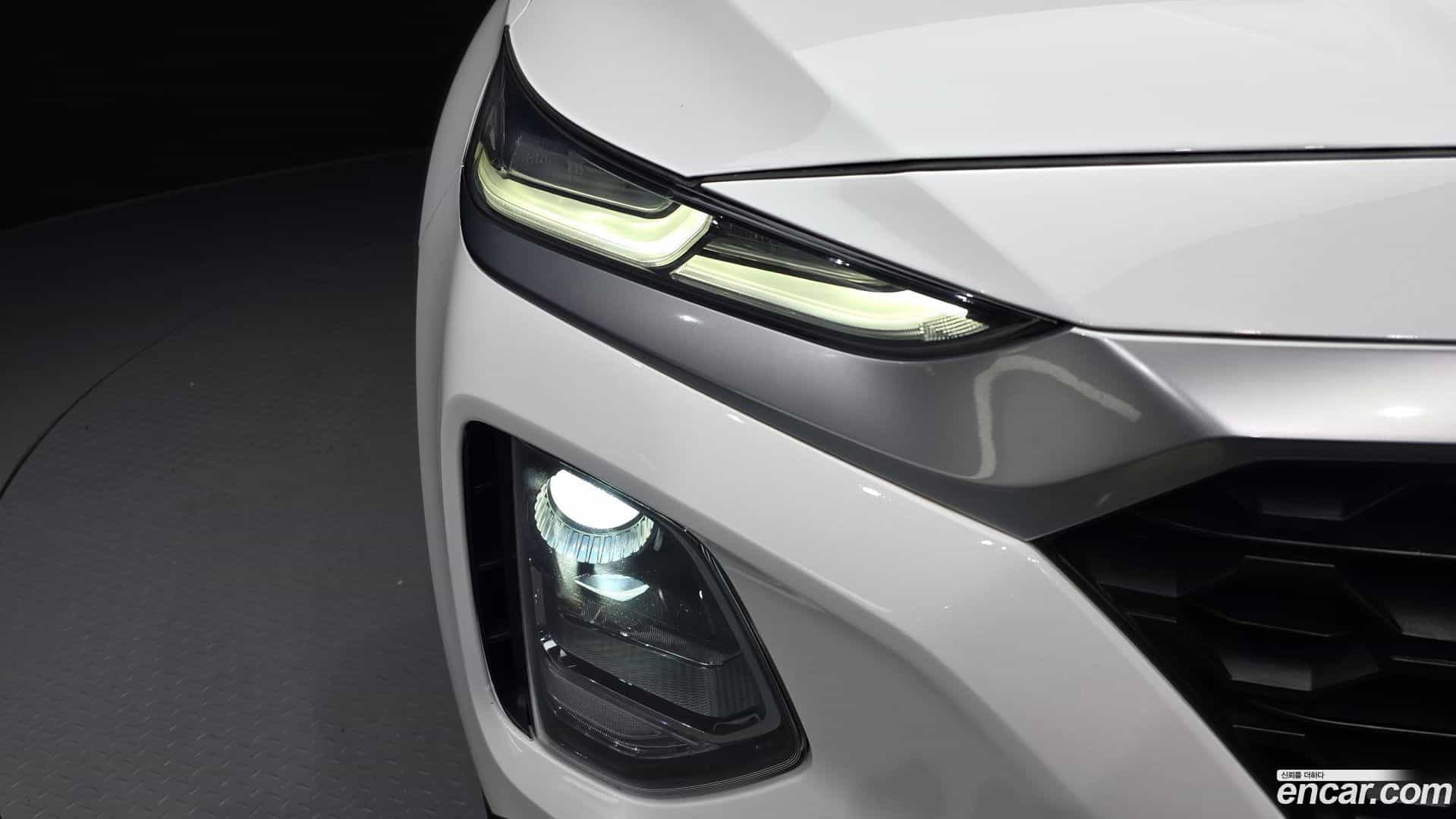 Santafe Hyundai 2018.2-OUTER-032
