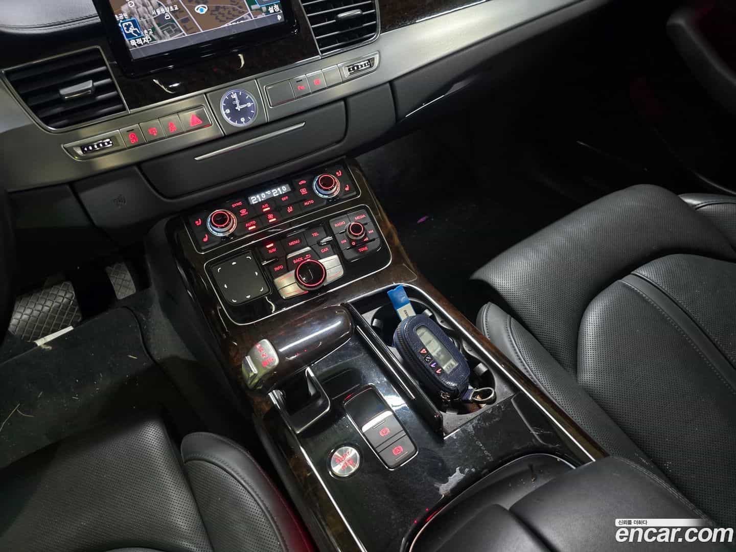A8 Audi 2013.1-INNER-010