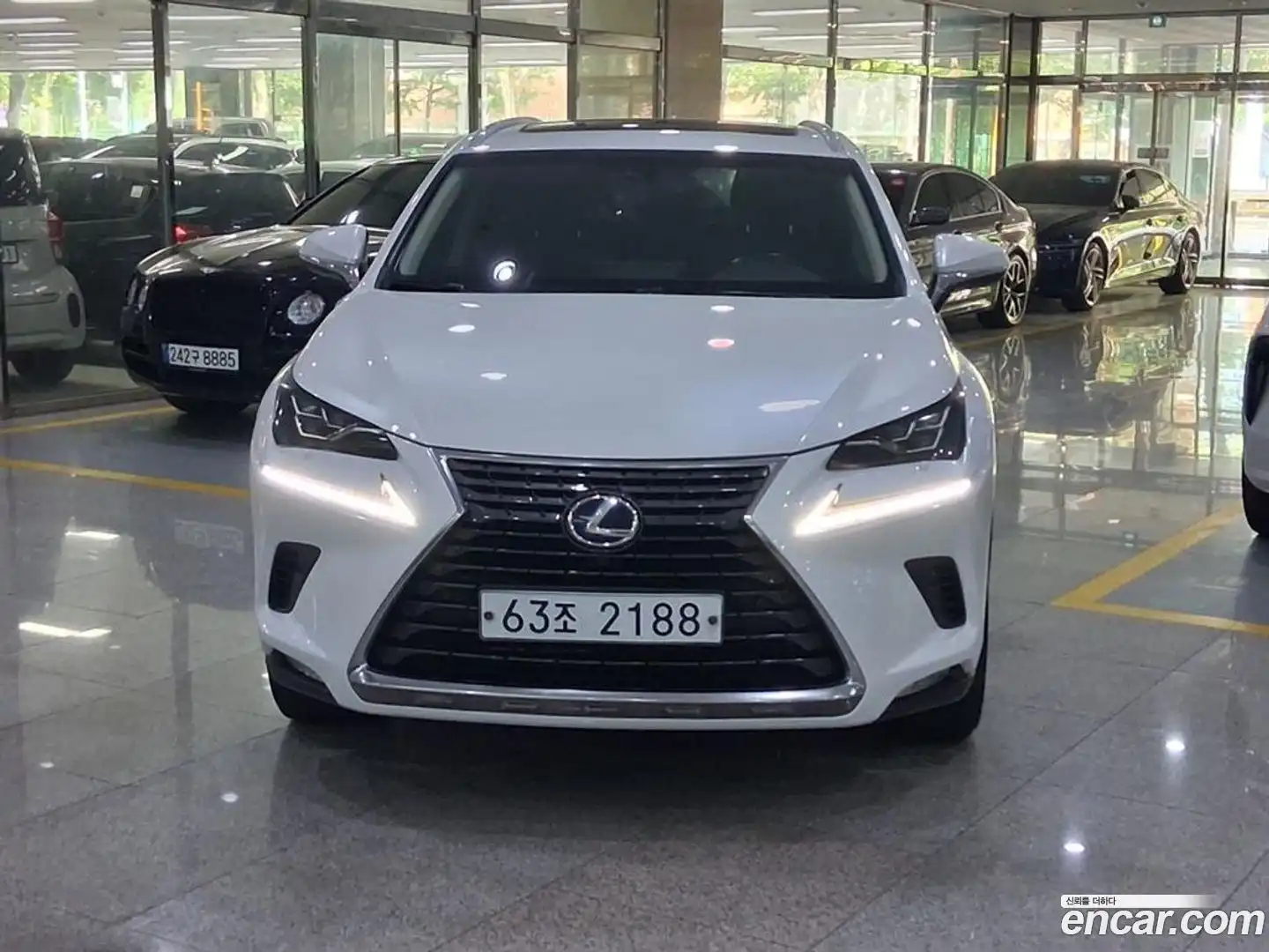 NX Lexus 2018.3-OUTER-002