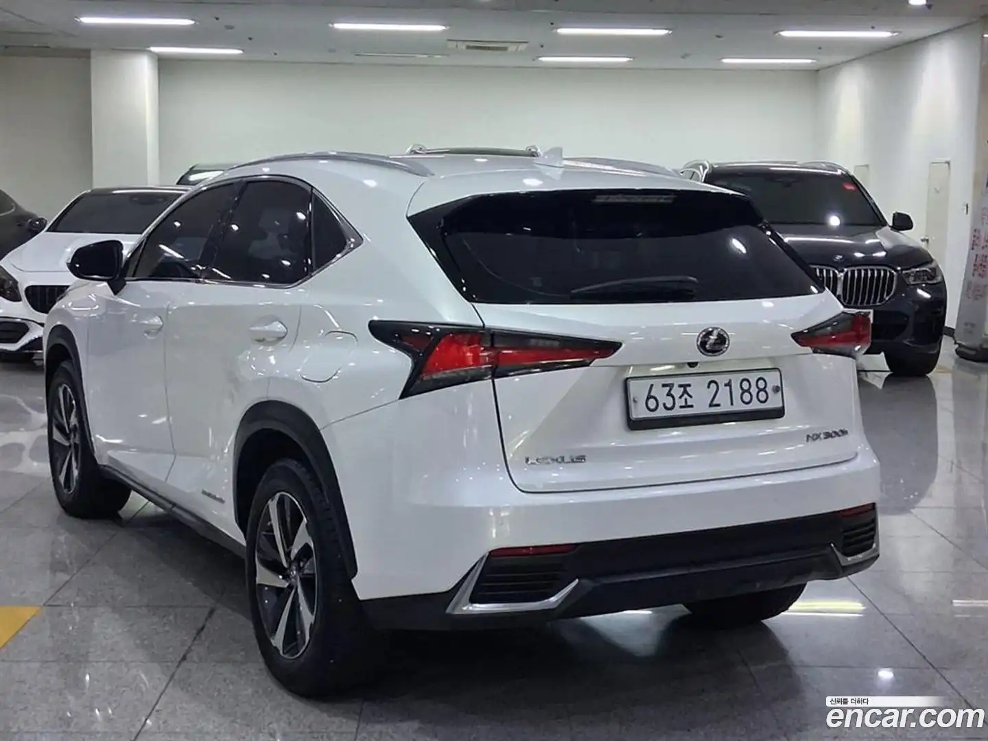 NX Lexus 2018.3-OUTER-003