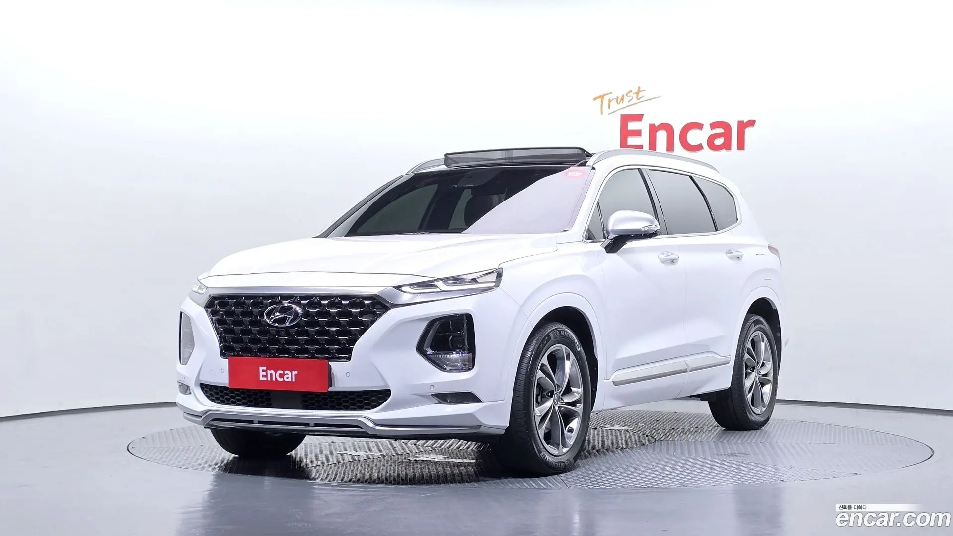 Main__Slider__Photo:Santafe Hyundai 2018.9-0