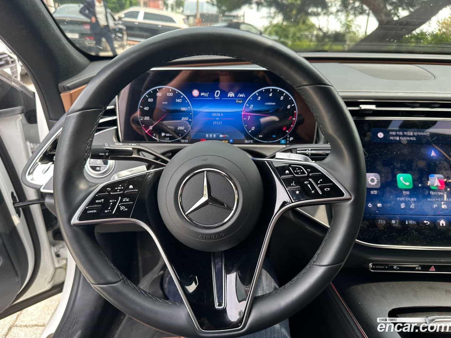 E-Class Mercedes-Benz 2024.9-OPTION-016
