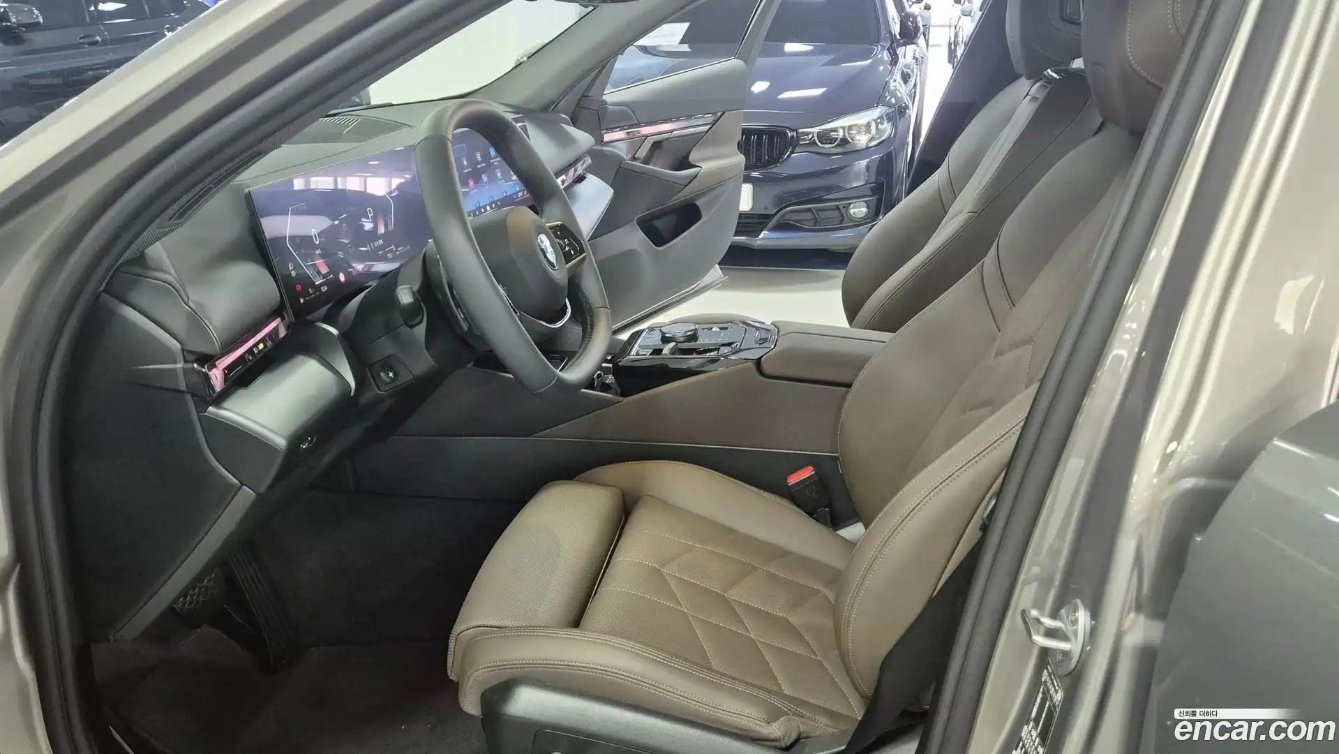 5-Series BMW 2025.6-INNER-010