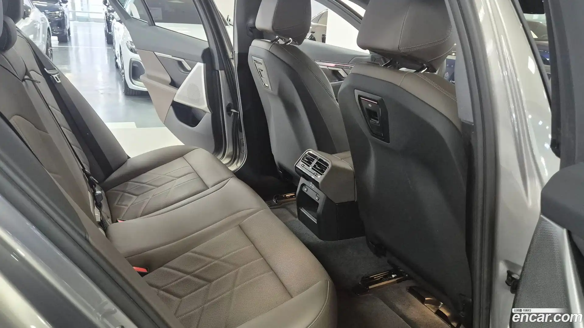 5-Series BMW 2025.6-OPTION-016