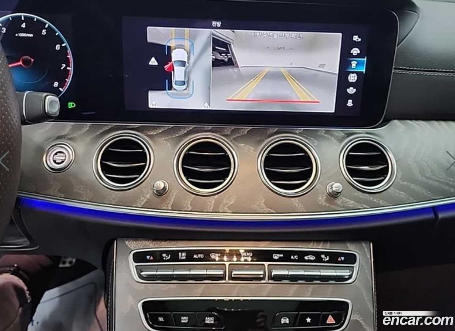 E-Class Mercedes-Benz 2022.6-INNER-010