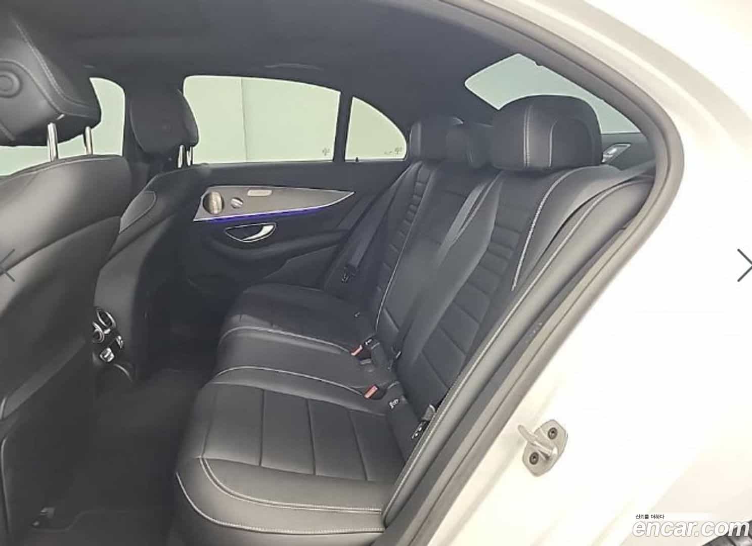 E-Class Mercedes-Benz 2022.6-OPTION-016