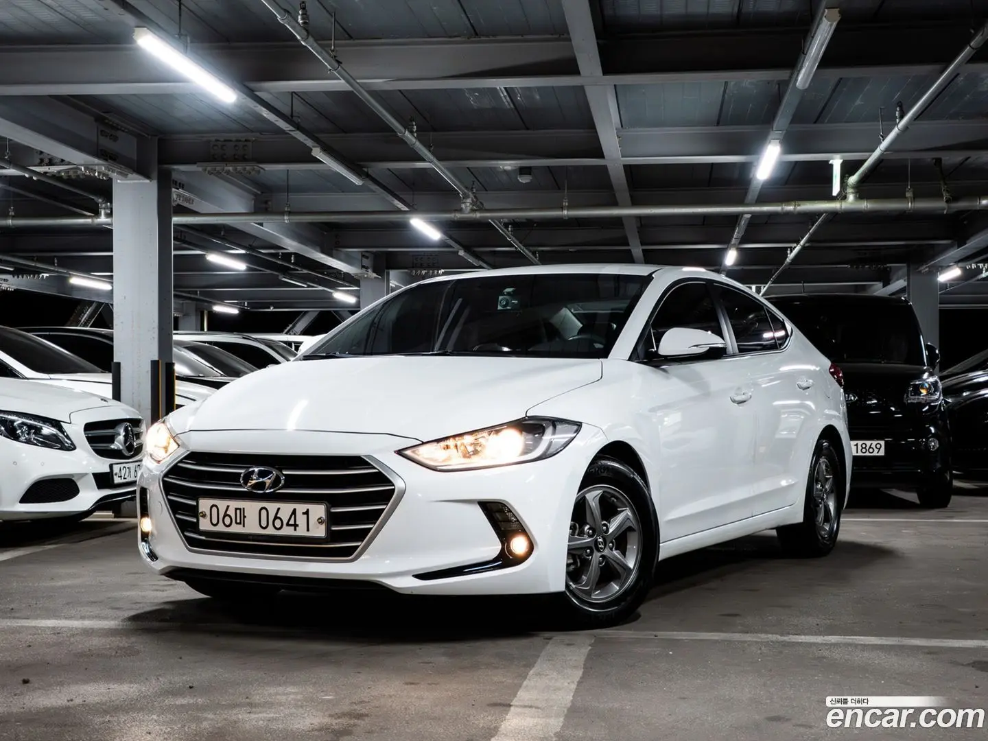 Main__Slider__Photo:AVANTE Hyundai 2015.10-0