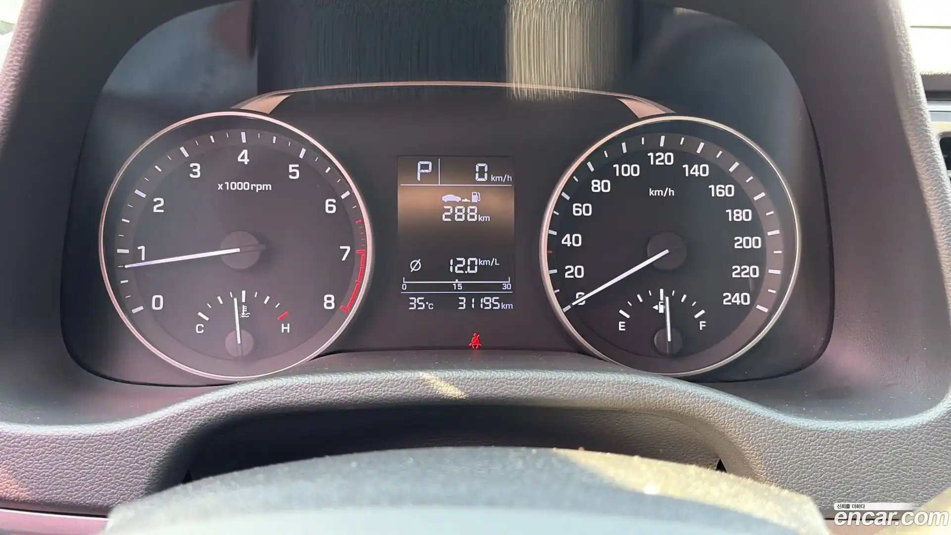 AVANTE Hyundai 2015.10-INNER-008