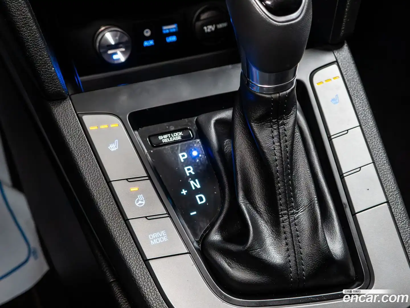 AVANTE Hyundai 2015.10-INNER-009
