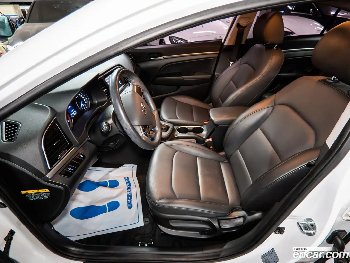 AVANTE Hyundai 2015.10-INNER-010