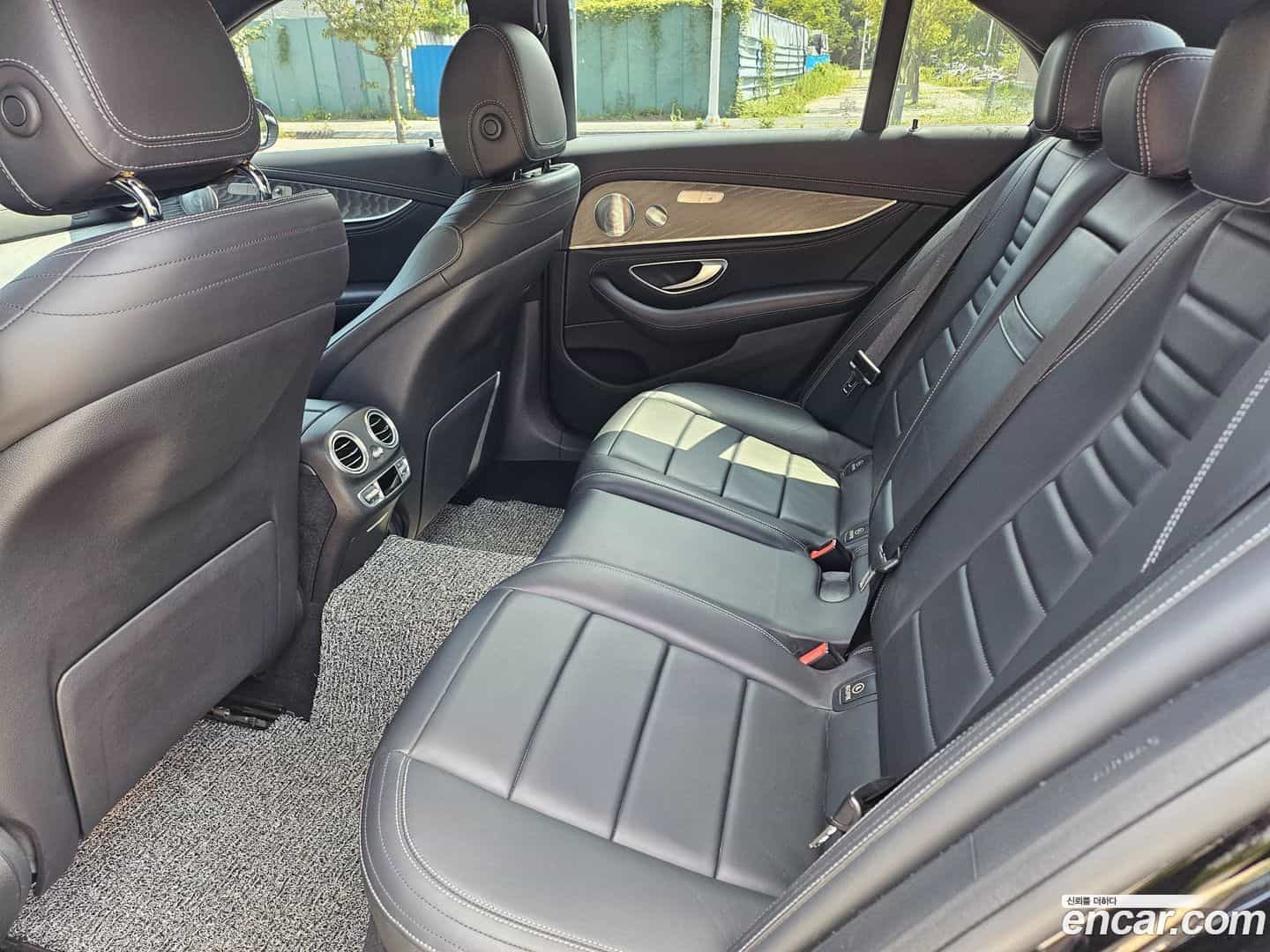 E-Class Mercedes-Benz 2020.10-INNER-009