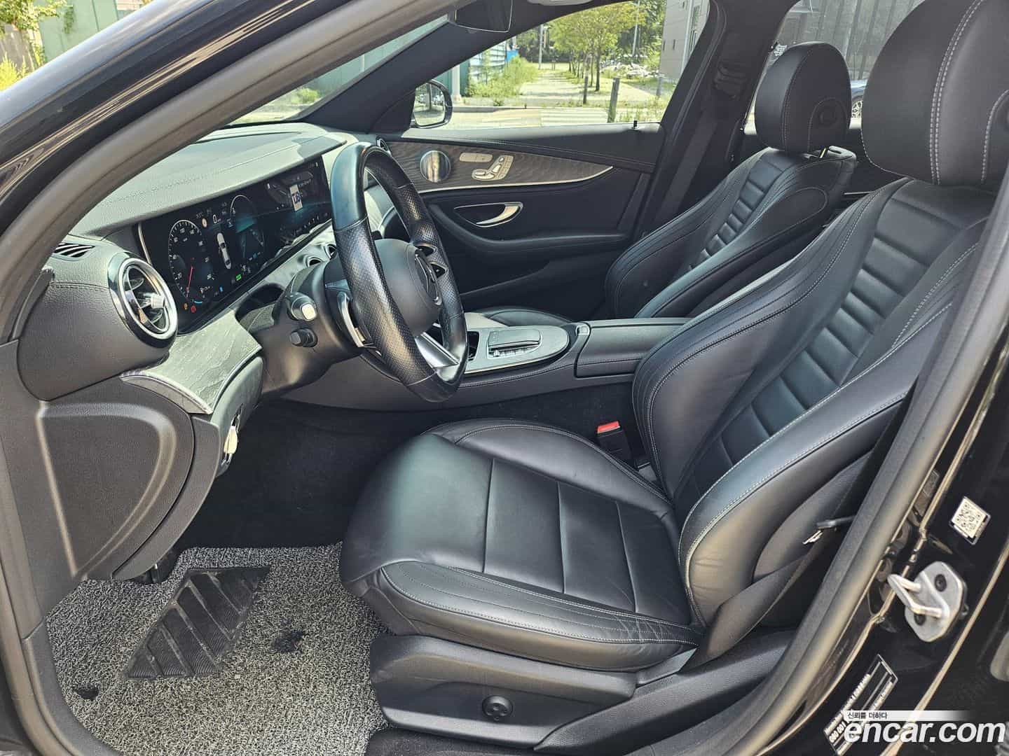 E-Class Mercedes-Benz 2020.10-INNER-010