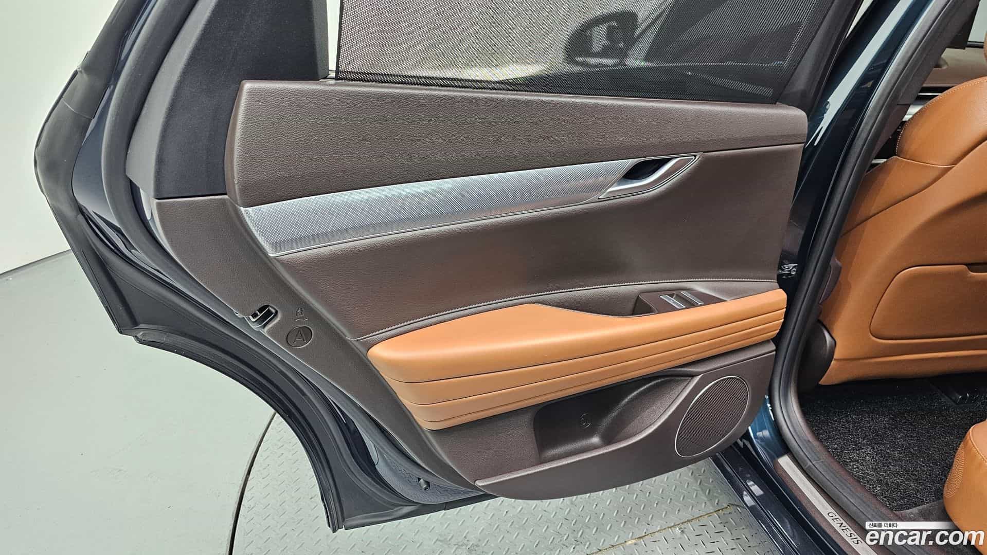 G80 Genesis 2021.1-INNER-035